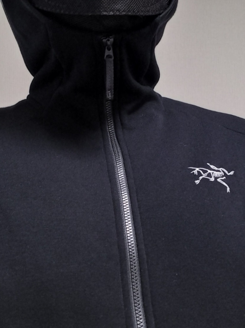 Arc'teryx Kyanite Hoody Black, Arc'teryx Kyanite Hoody Black 착용 스타일 - 1