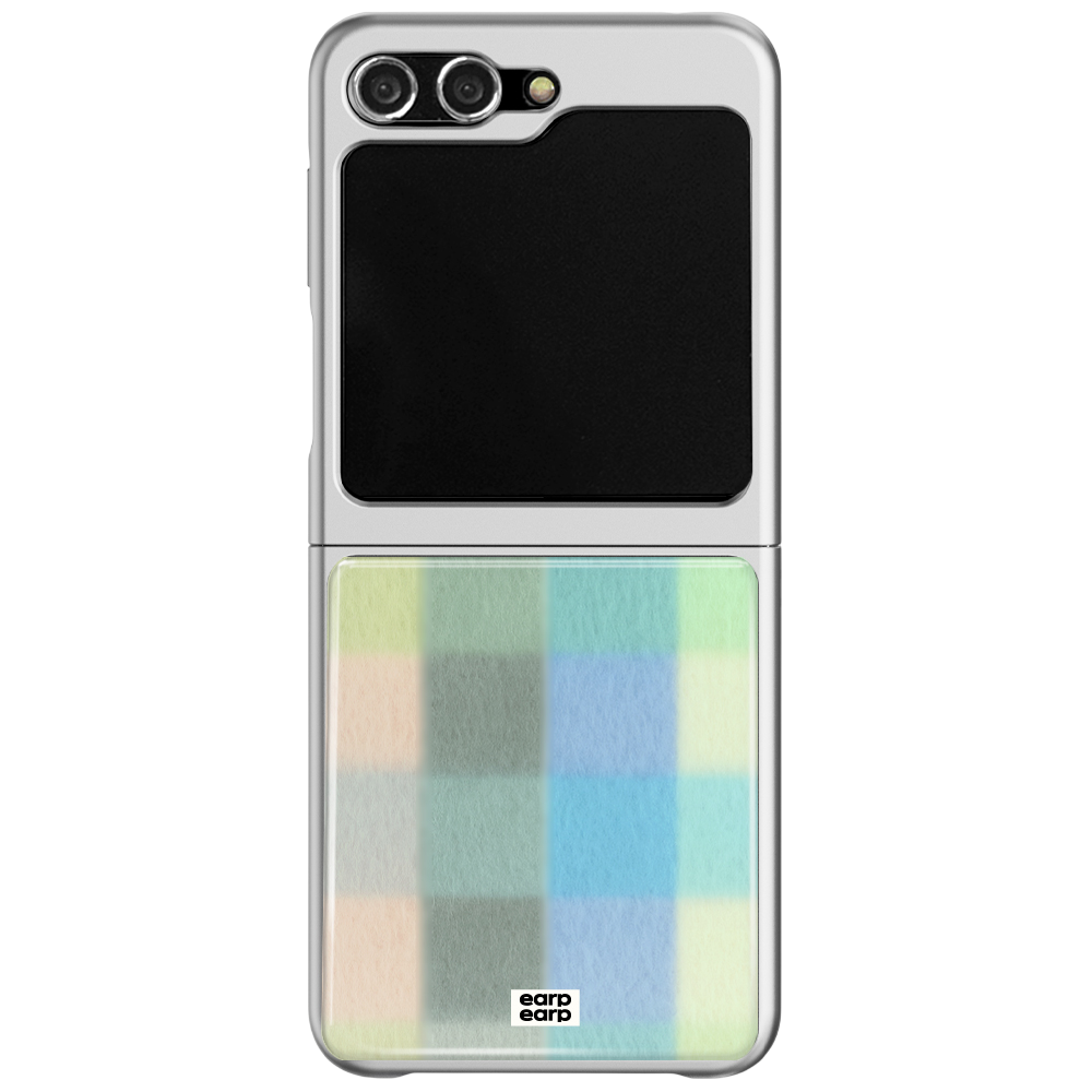 E2512_0030_1 earpearp Pastel Check Blue Z Flip Epoxy Case Silver