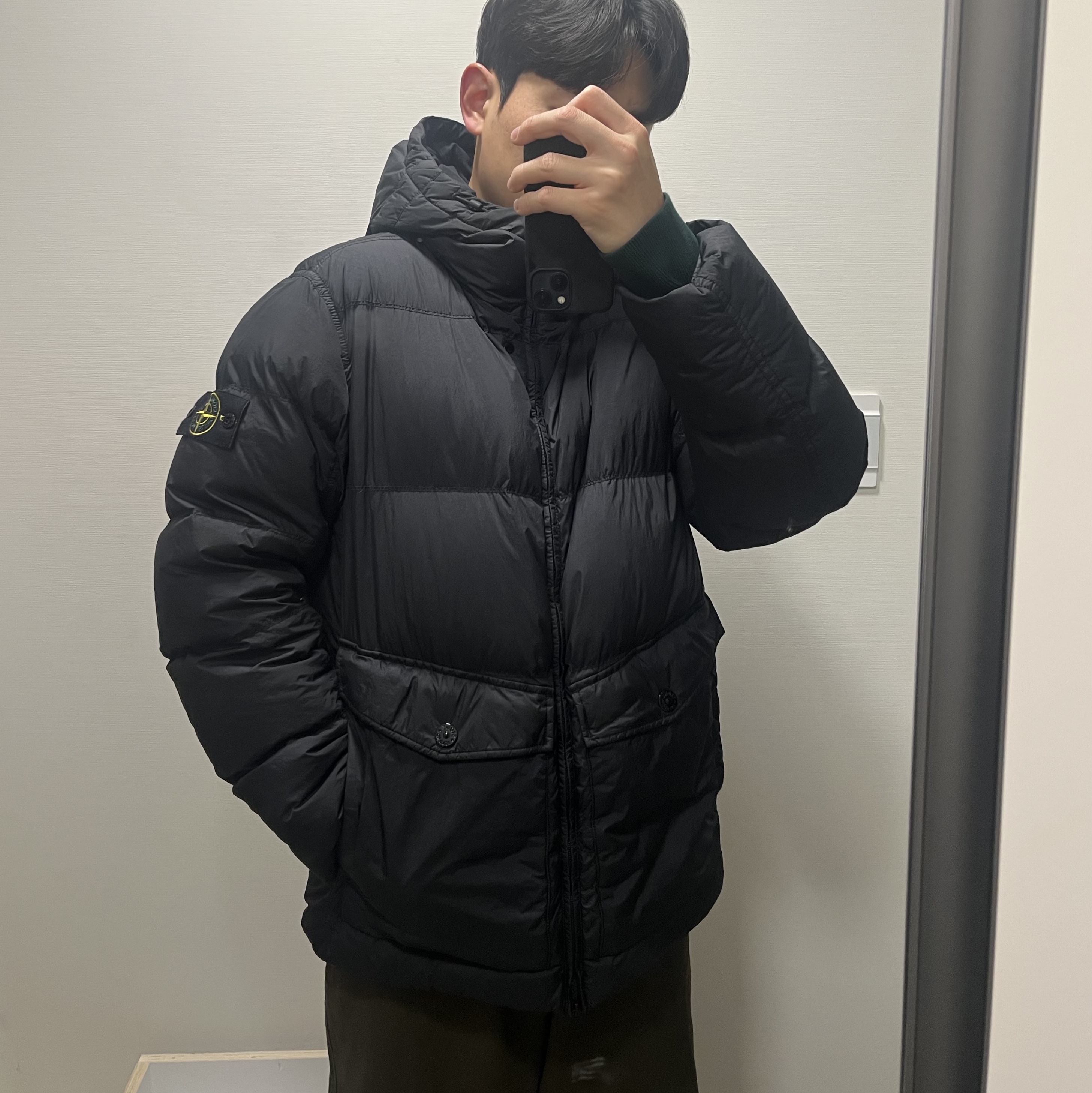 Stone Island 4100011 Crinkle Reps NY Recycled Nylon Hooded Down Jacket Black - 25FW 착용 스타일 - 1