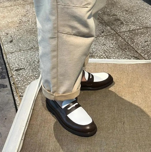 PENNY PLATE Men Loafer Brown Low 착용 스타일 - 2