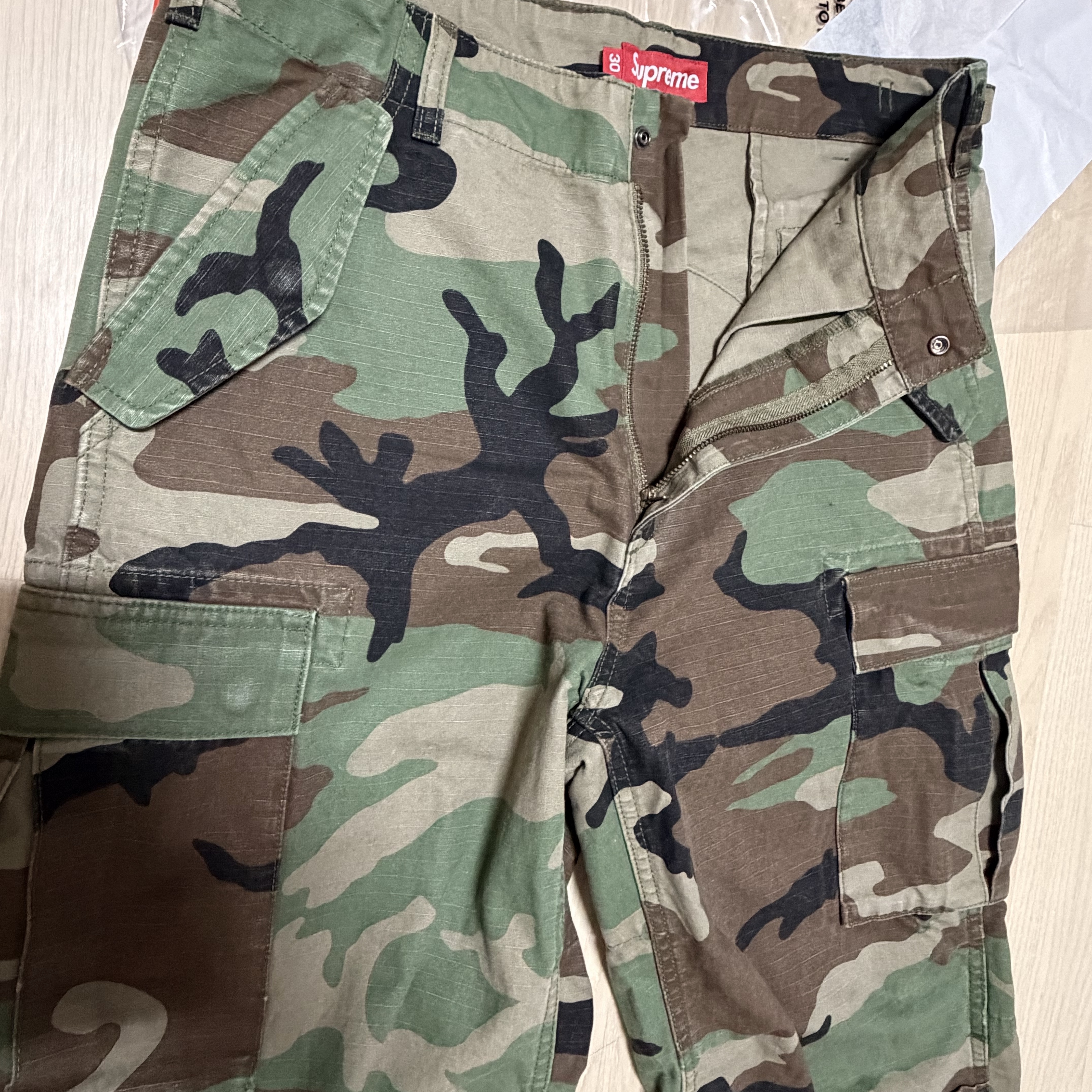 Supreme Cargo Pant Camo - 25FW 착용 스타일 - 2