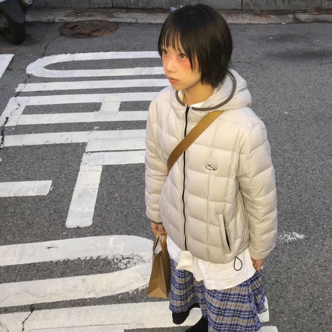 SPORT CHAMBER Light DuckDown Jacket Light Beige 착용 스타일 - 1
