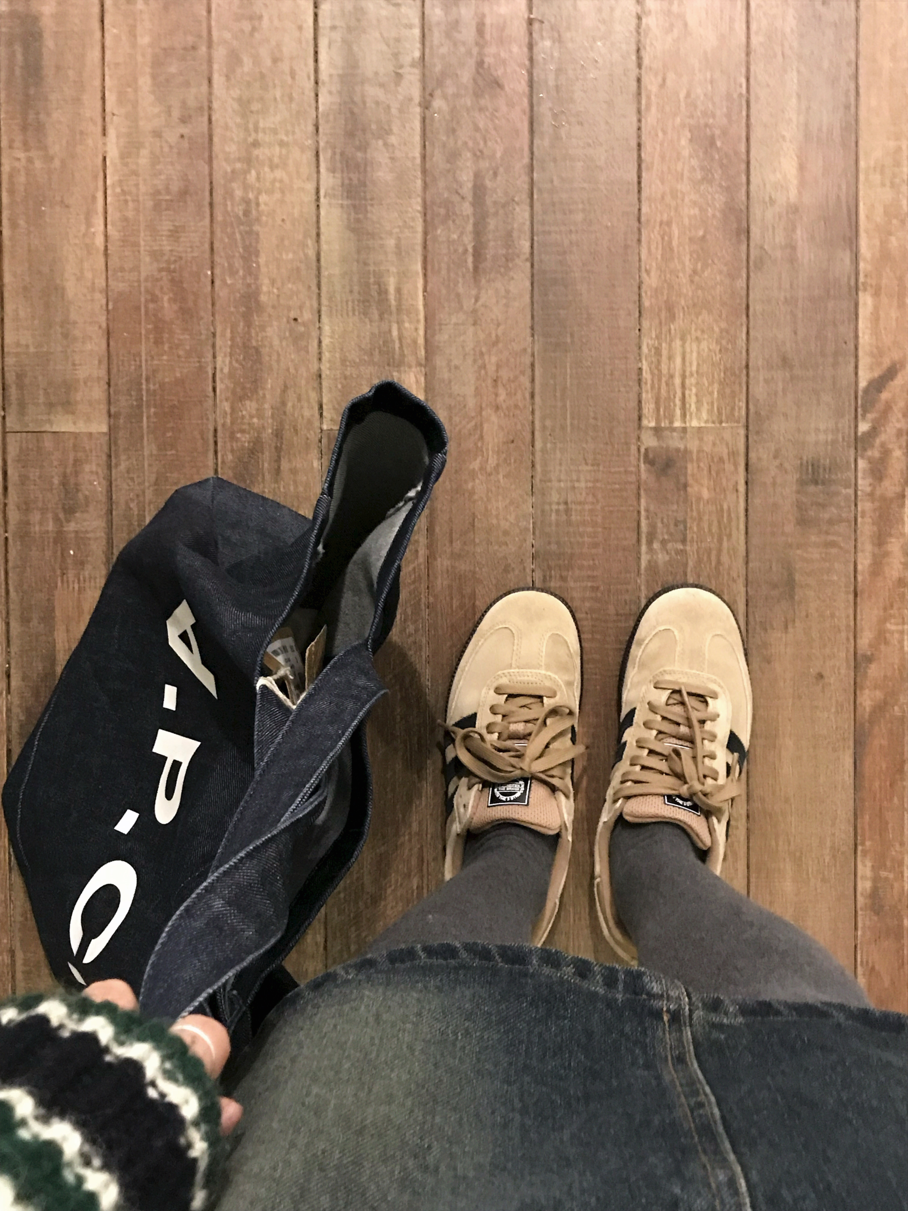 Adidas Samba ADV Cardboard 착용 스타일 - 2