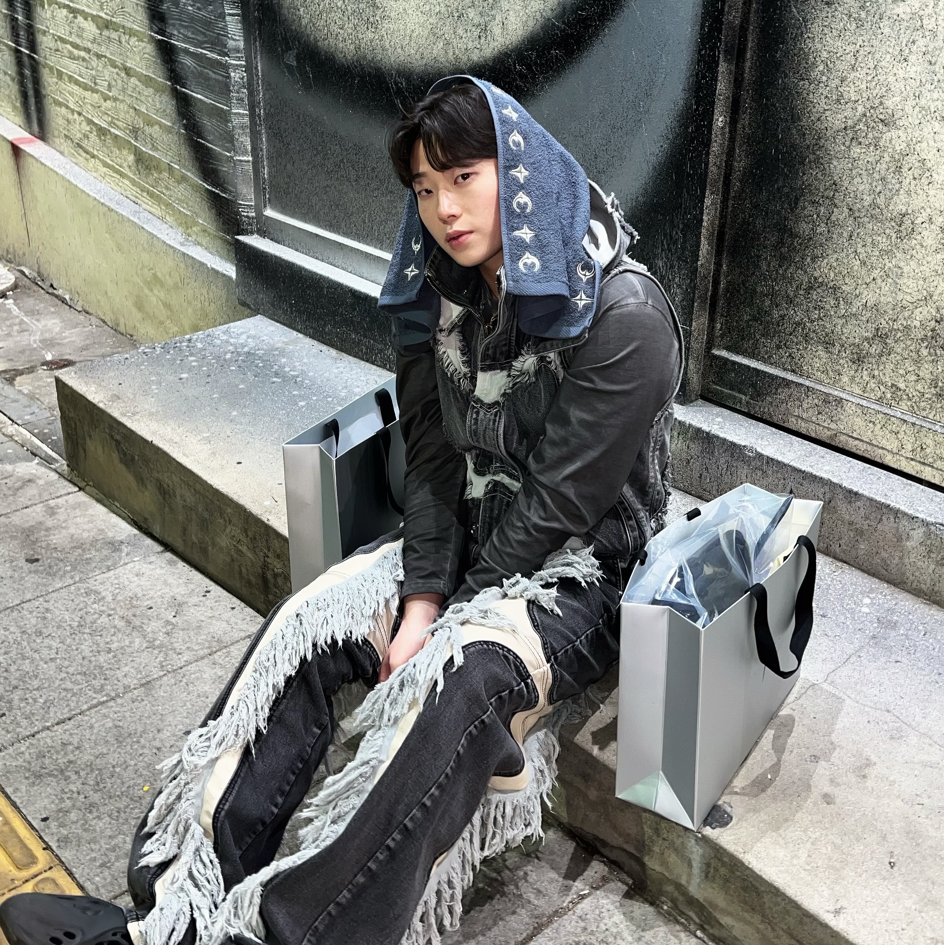 Thug Club Mohican Leather Denim Pants Blue Black - 24FW, Thug Club Cave Denim Vest Black White 착용 스타일