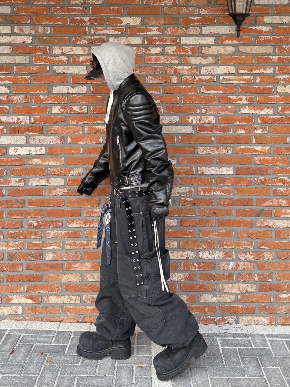Nonnod Double knee cover pants Vintage black, Balenciaga Stomper Bootie Black 착용 스타일 - 6