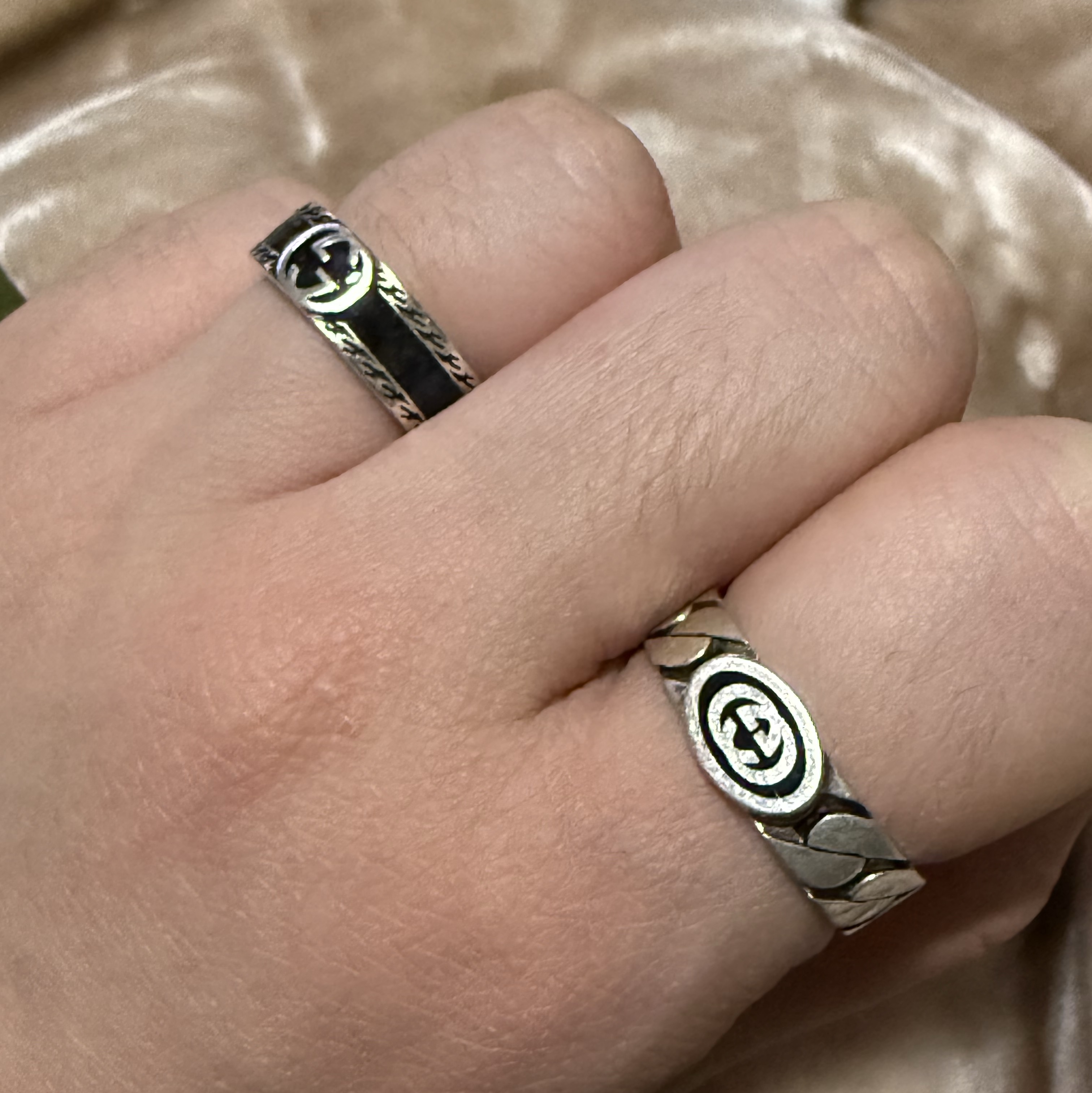 Gucci Wide Ring With Interlocking G Silver 착용 스타일 - 2