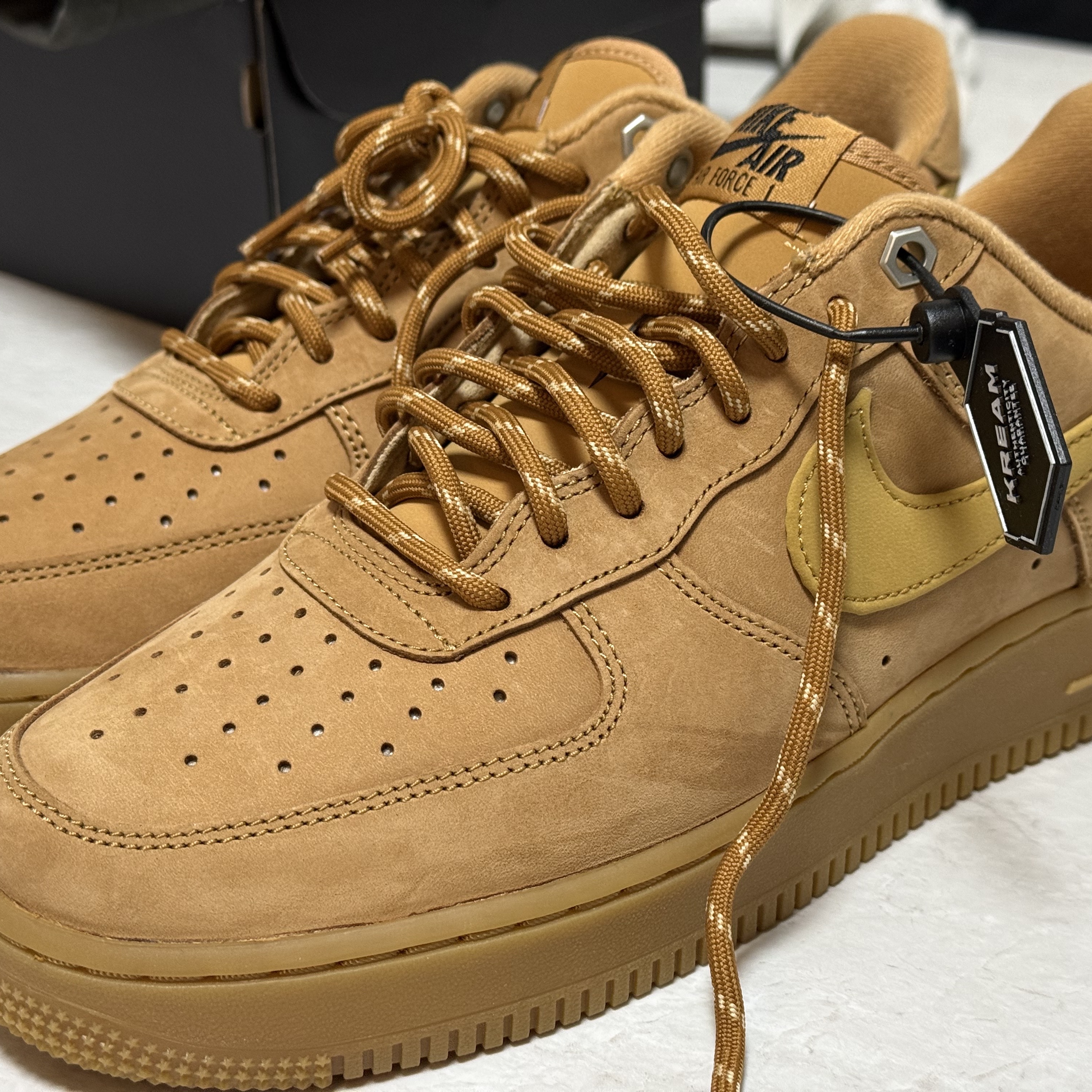 (W) Nike Air Force 1 '07 WB Flax Wheat 착용 스타일 - 1