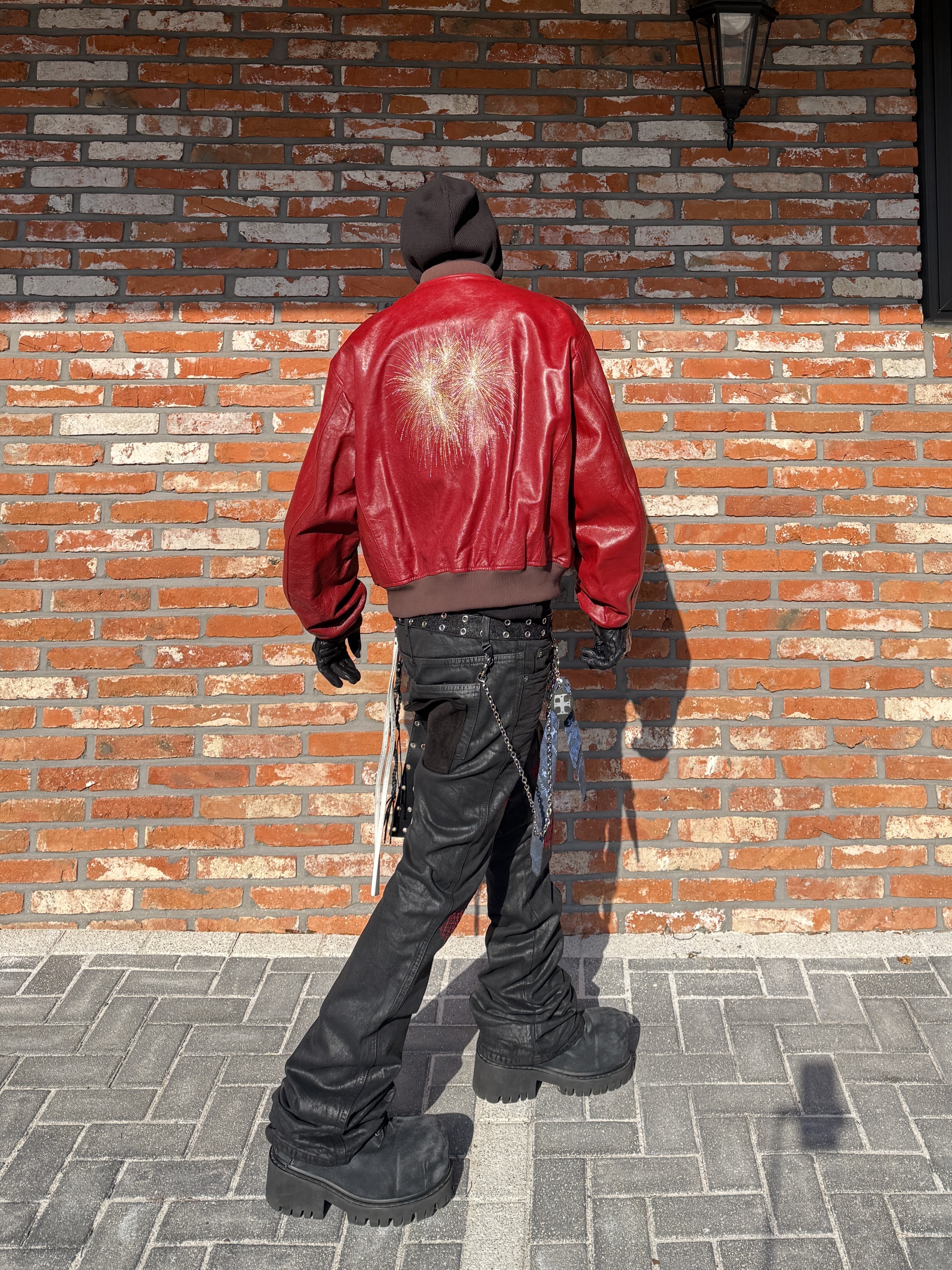 Undermycar Hommage Embraced The Fireworks Goatskin Blouson Red - 24FW, Undermycar x Emostanceclub Emoun Destroyed Cowhide Suede Red Stitch Denim Toreador - 23FW 착용 스타일 - 1