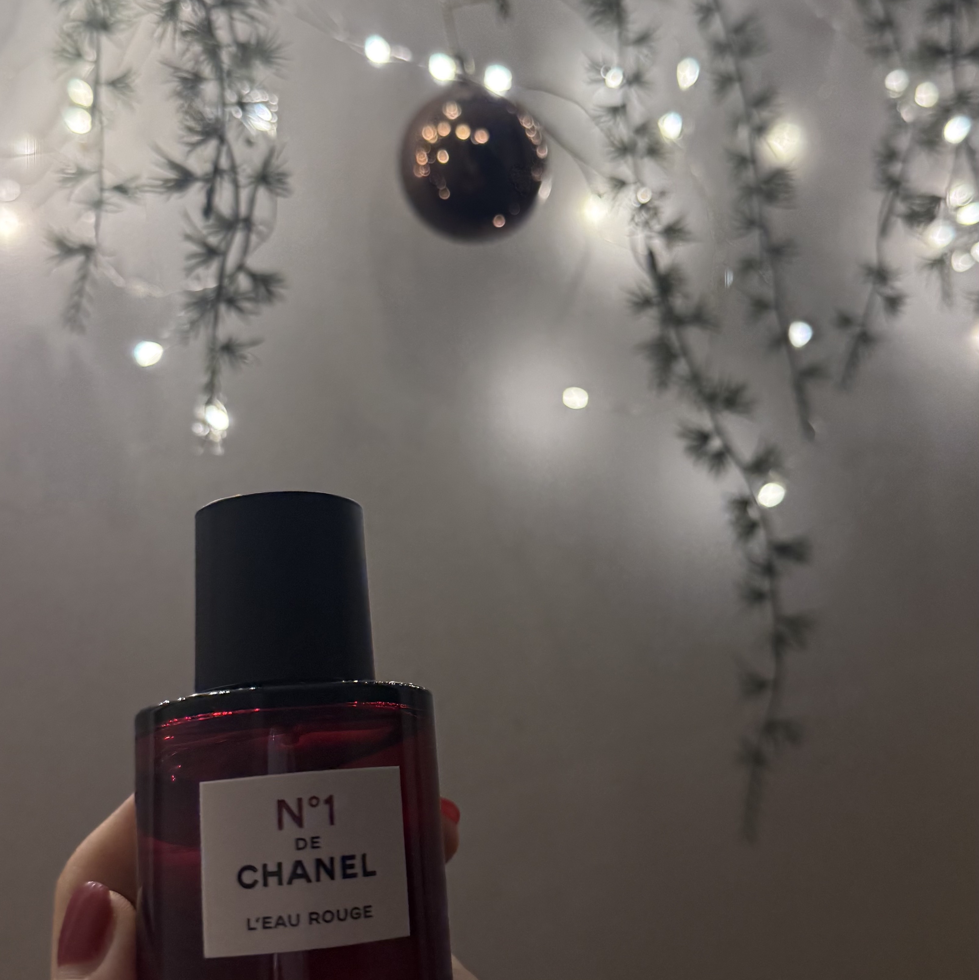 Chanel Leau Rouge Revitalizing Fragrance Mist 100ml 착용 스타일