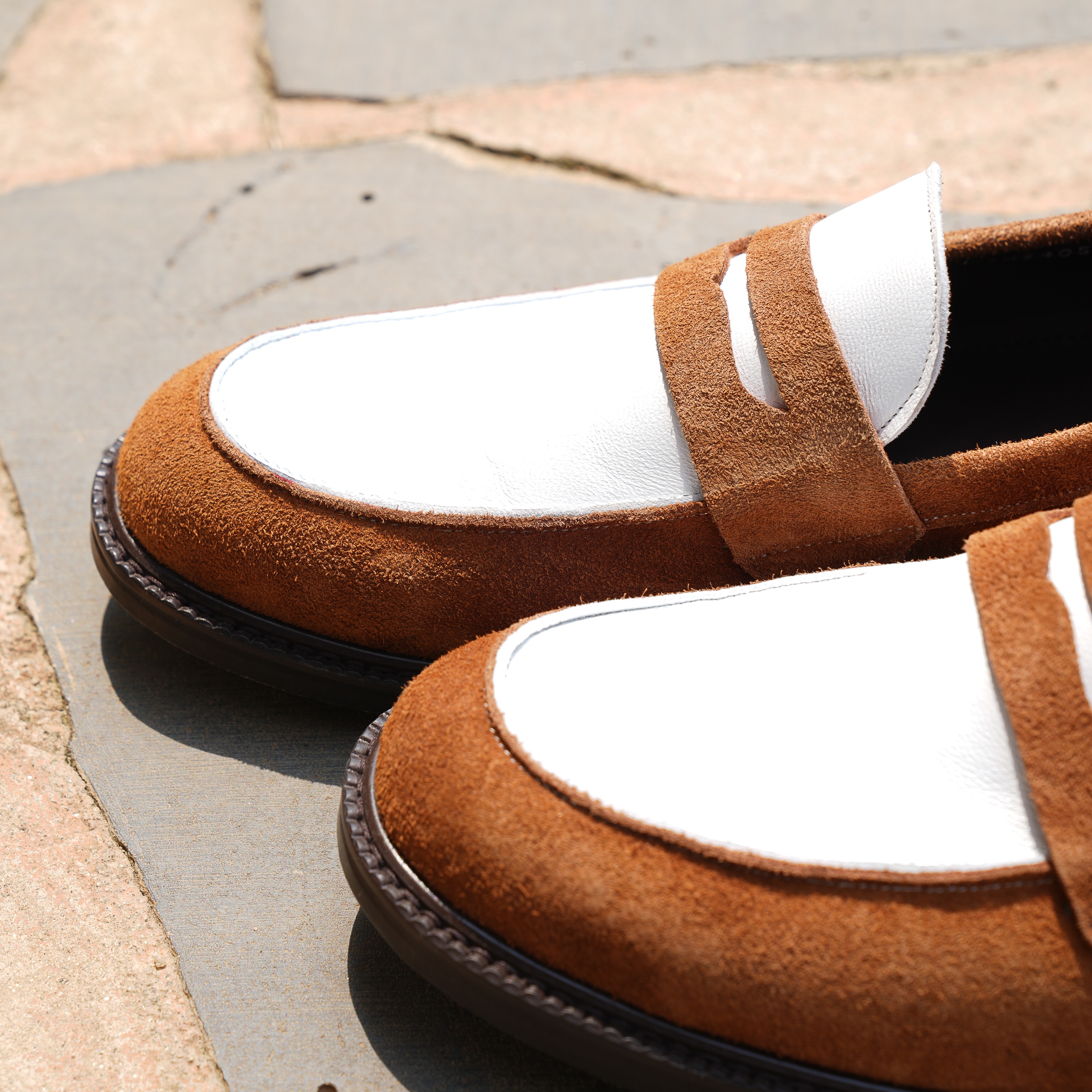 PENNY PLATE Men Suede Loafer Brown Low 착용 스타일