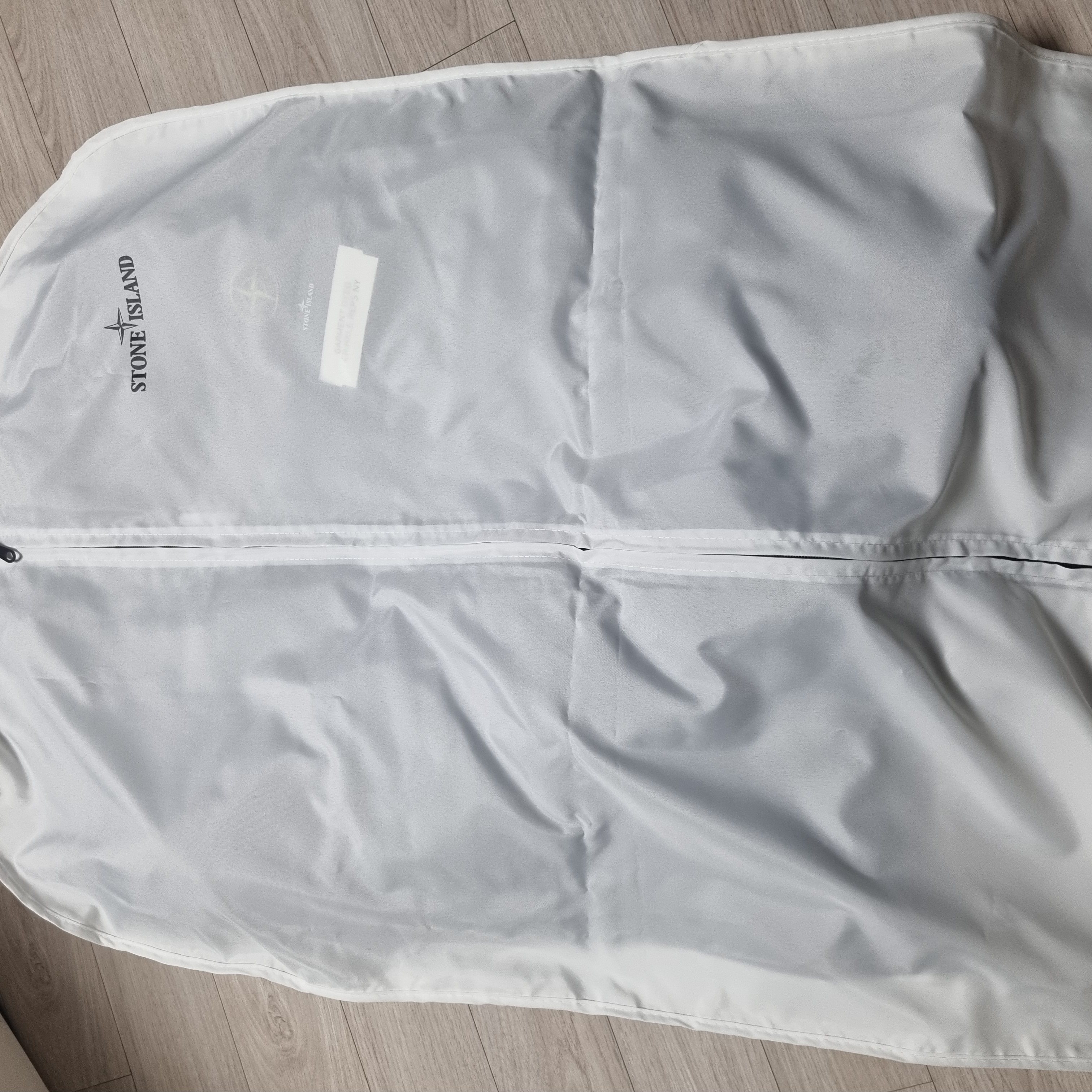 Stone Island 4100010 Crinkle Reps NY Recycled Nylon Down Jacket with Wind Resistant Black - 25FW 착용 스타일 - 8