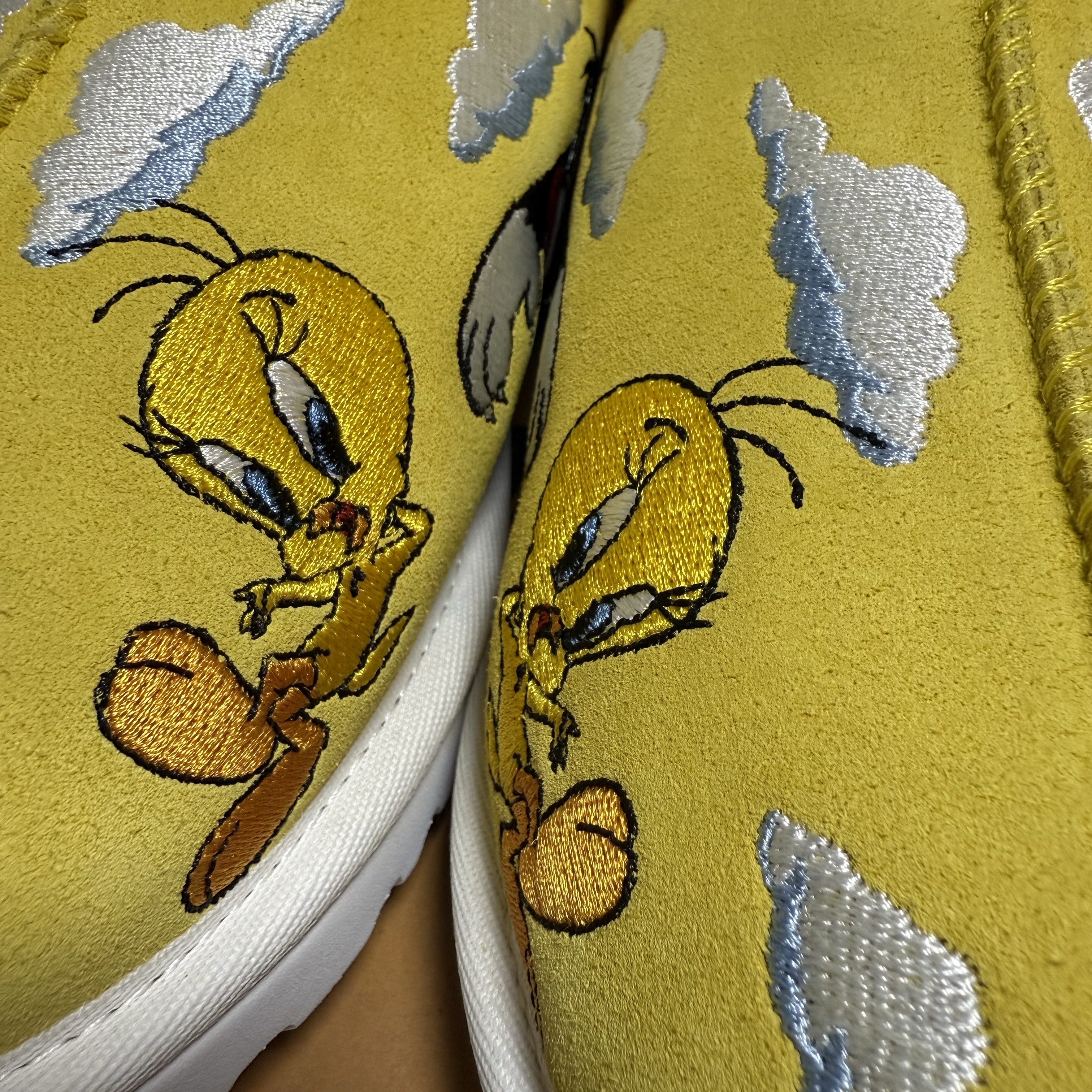 UGG x Palace x Looney Tunes Tasman Slipper Yellow 착용 스타일