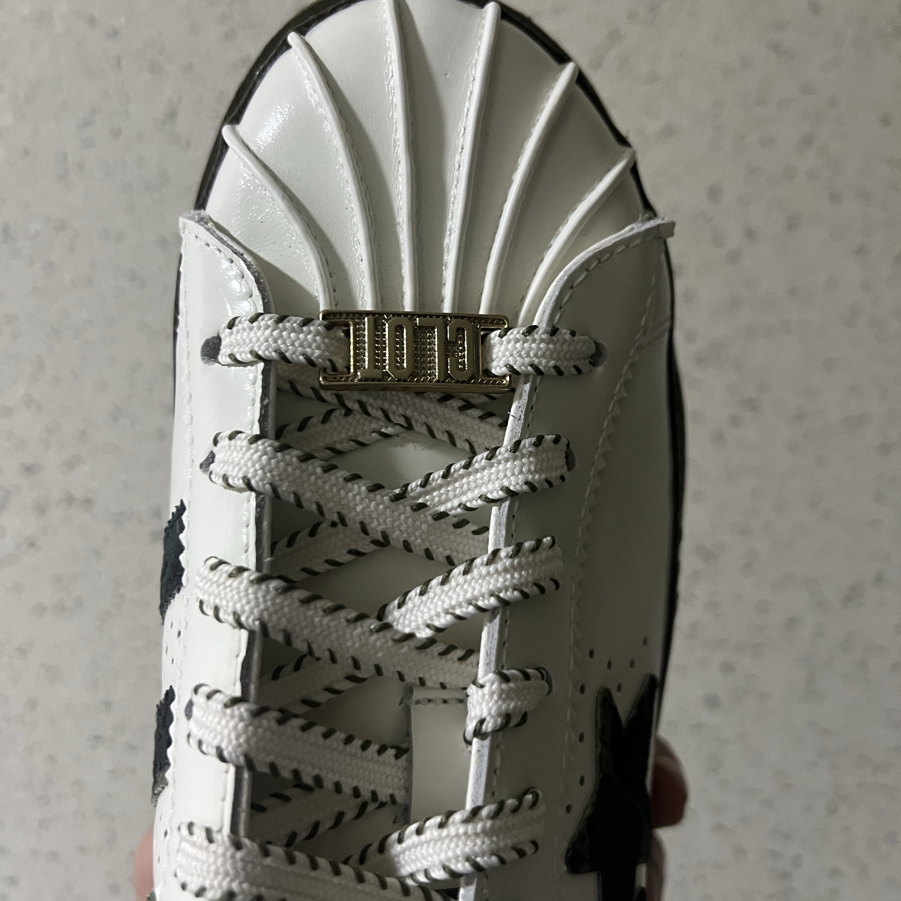 Adidas x BAPE x Edison Chen Clot Superstar Off White Branch 착용 스타일 - 4