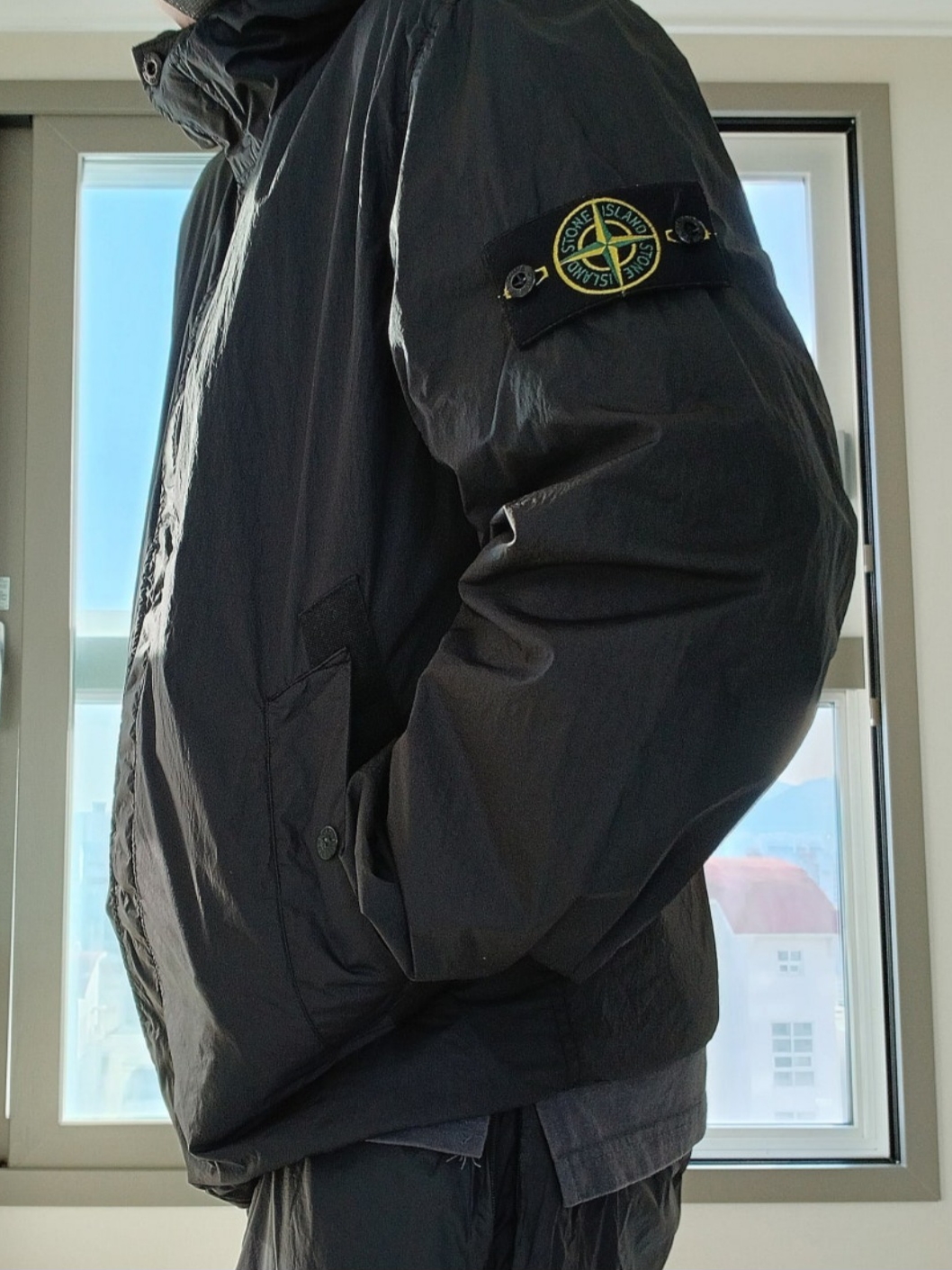 Stone Island S0A23 Crinkle Reps R-NY Wind Resistant Anti-Drop Hooded Jacket - 25SS 착용 스타일 - 1