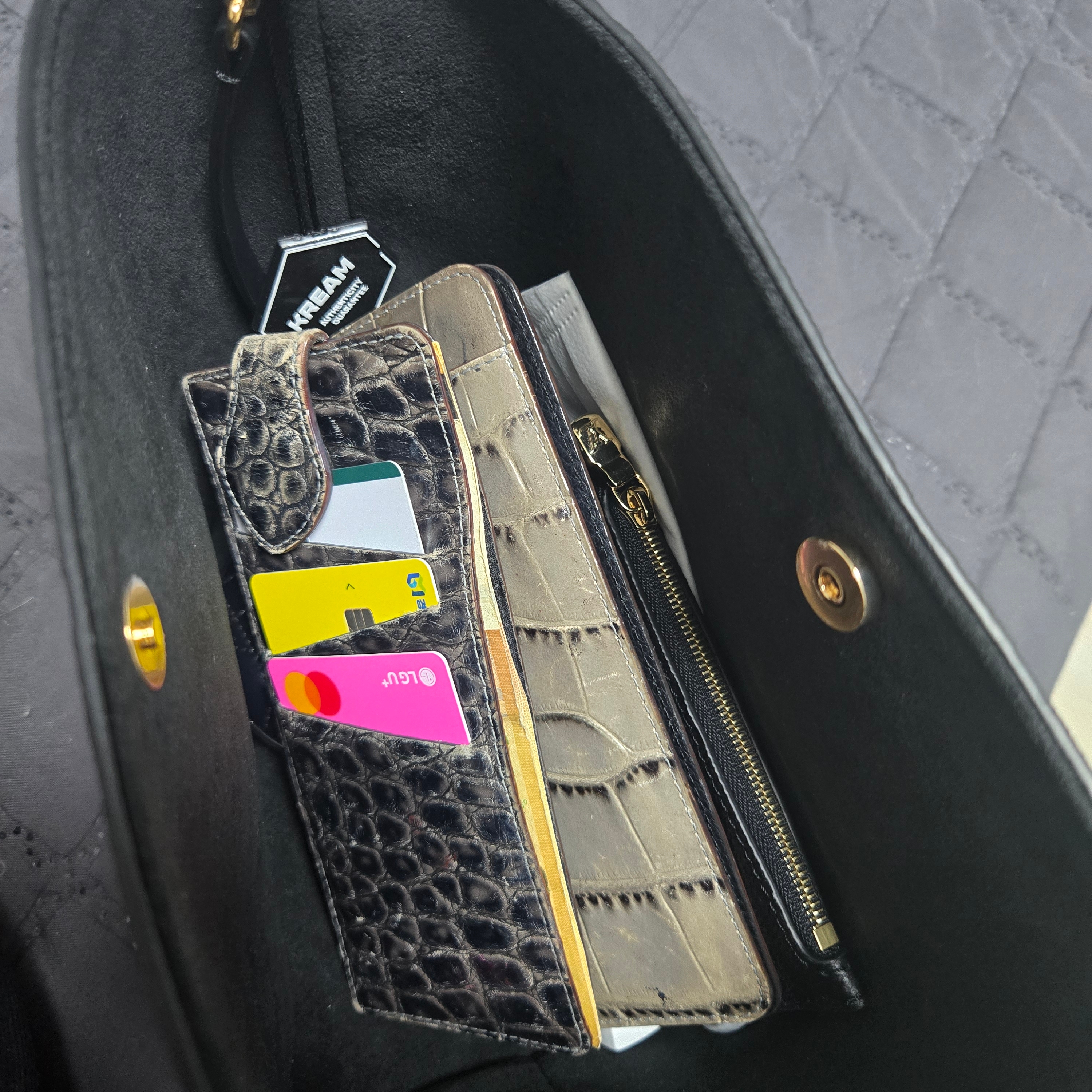 Louis Vuitton All in BB Black 착용 스타일 - 1