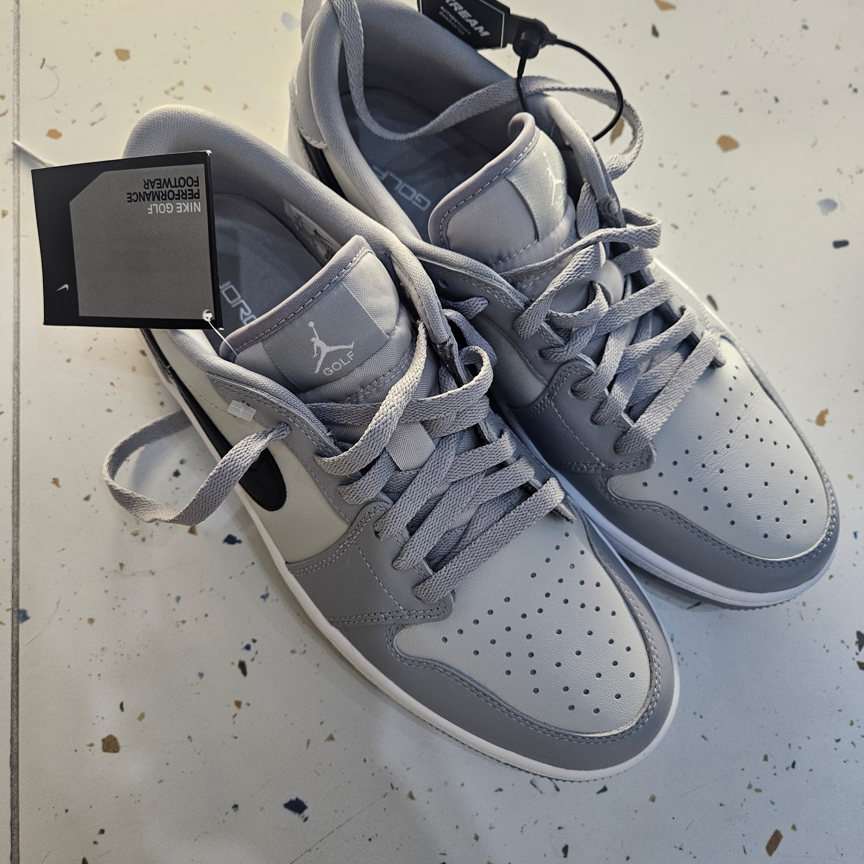 Jordan 1 Low Golf Wolf Grey 착용 스타일
