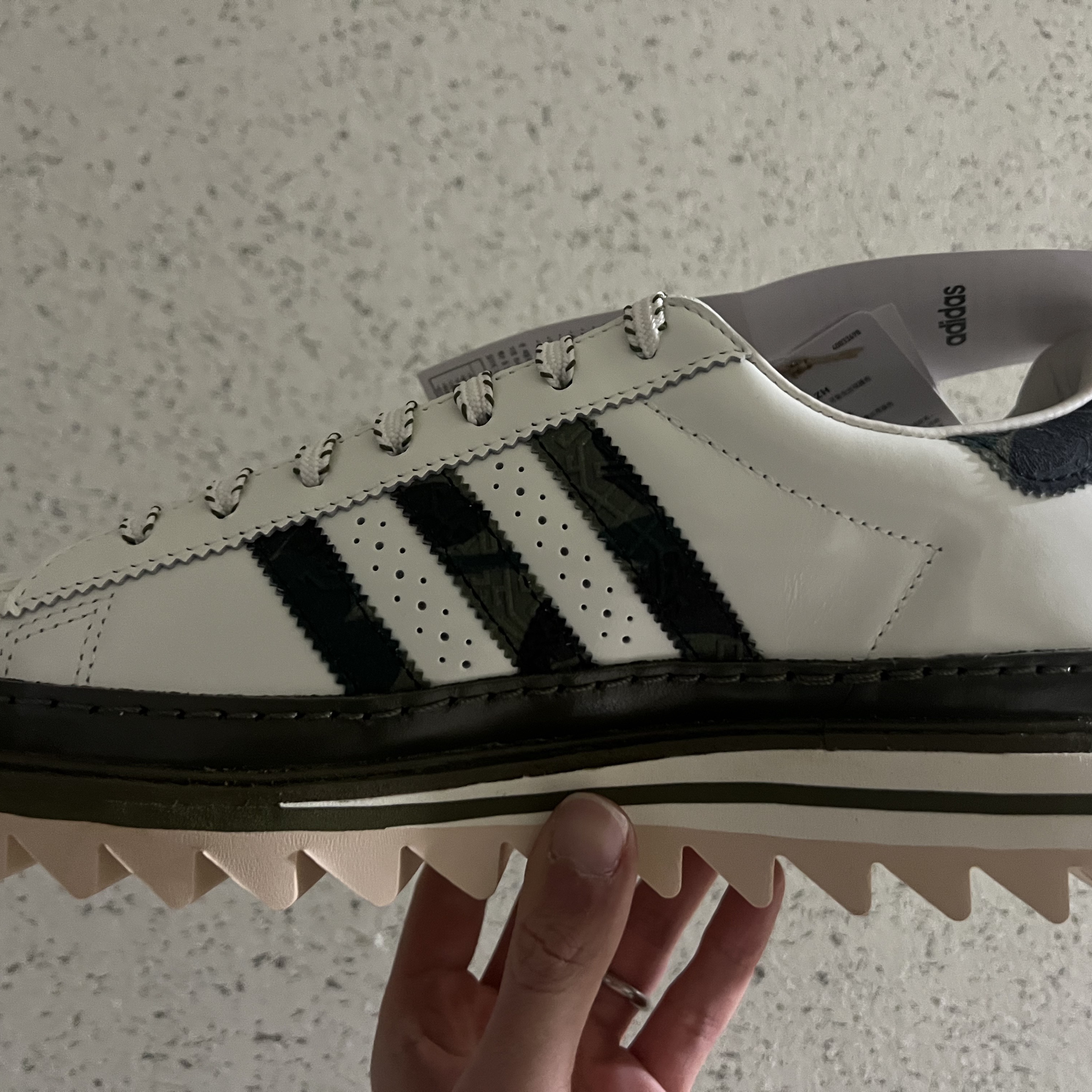 Adidas x BAPE x Edison Chen Clot Superstar Off White Branch 착용 스타일 - 2