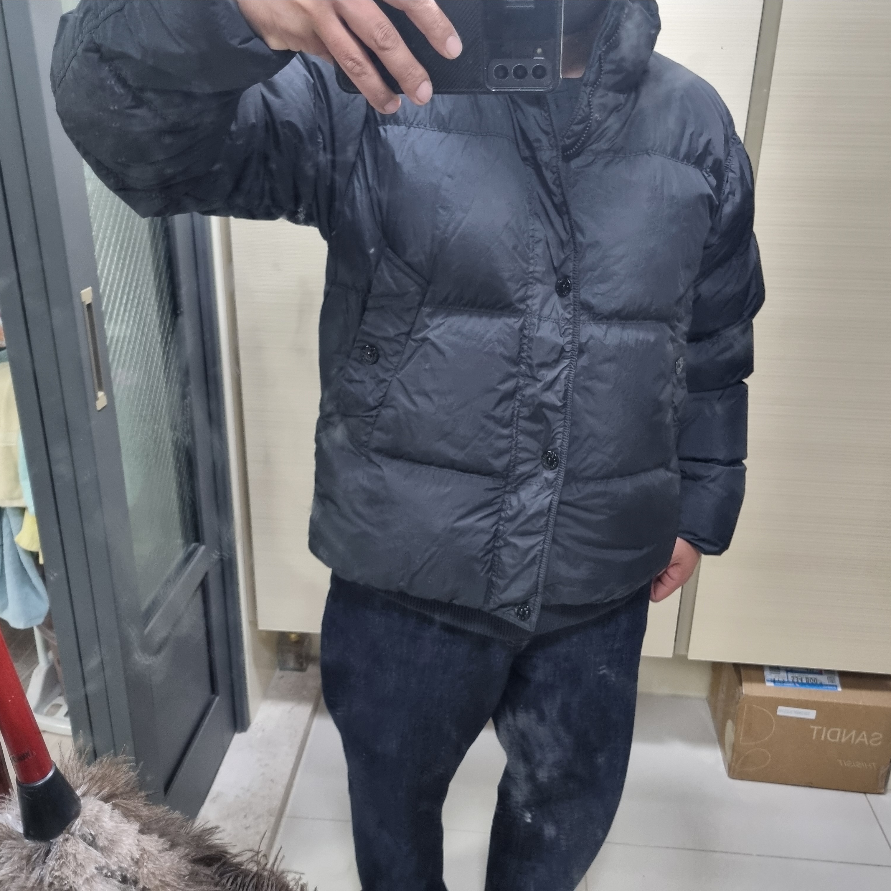 Stone Island 4100010 Crinkle Reps NY Recycled Nylon Down Jacket with Wind Resistant Black - 25FW 착용 스타일 - 5