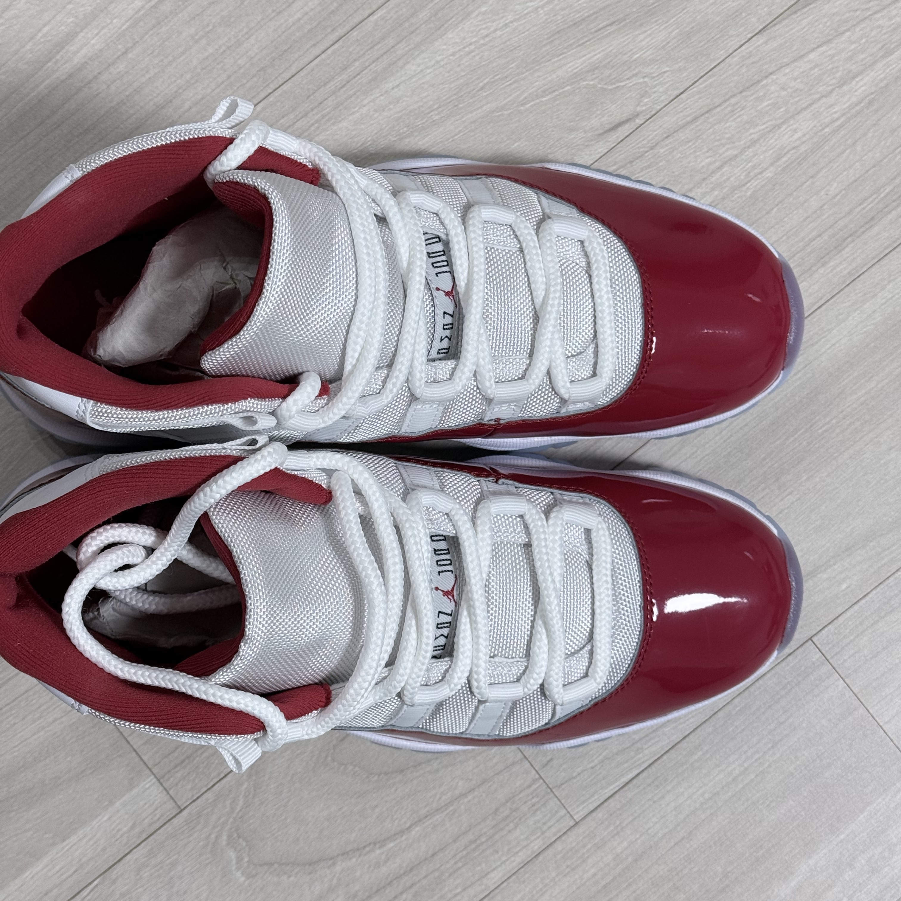 Jordan 11 Retro Varsity Red 착용 스타일