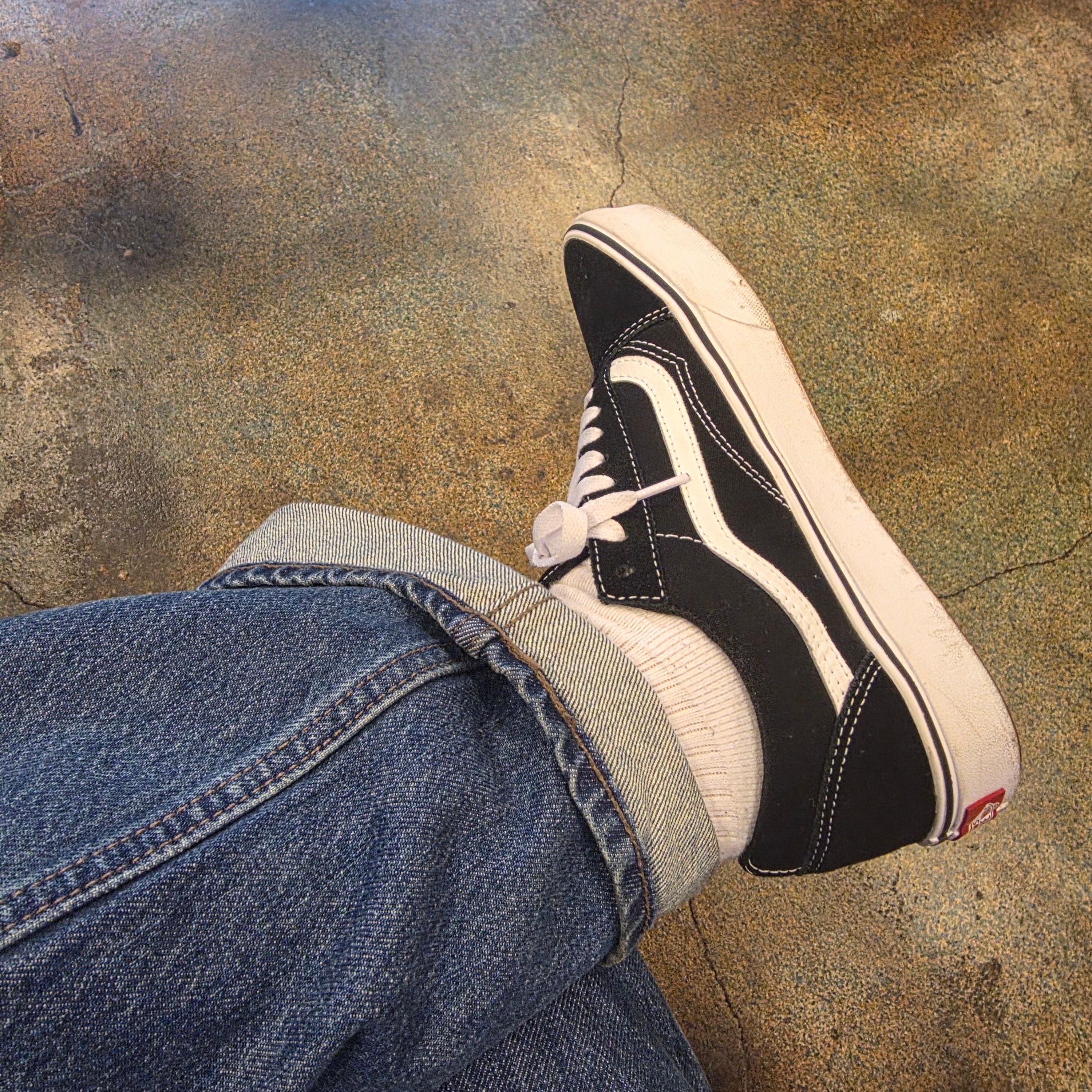 Vans ComfyCush Old Skool Black True white 착용 스타일 - 2