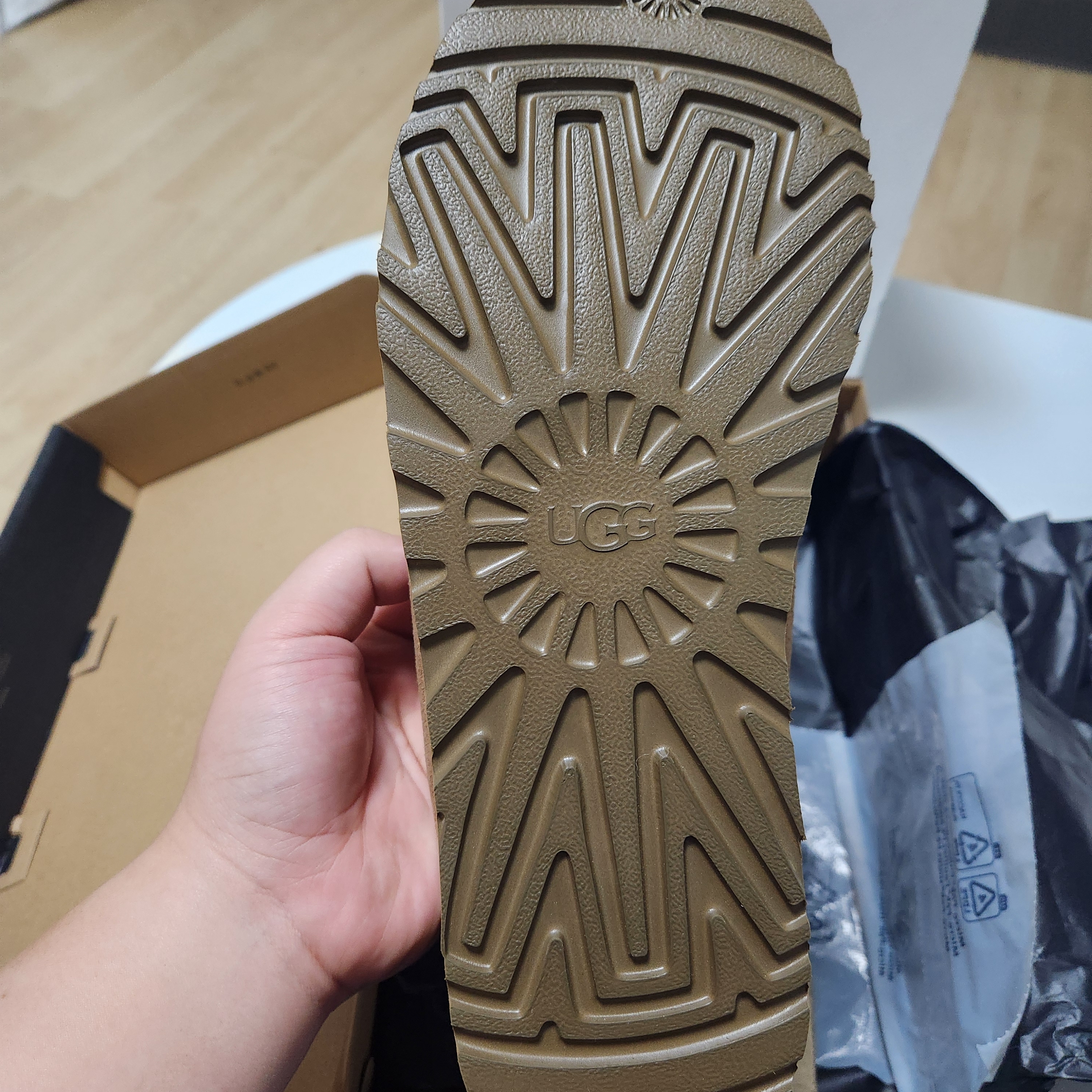 UGG Tasman II Slipper Chestnut 착용 스타일 - 5