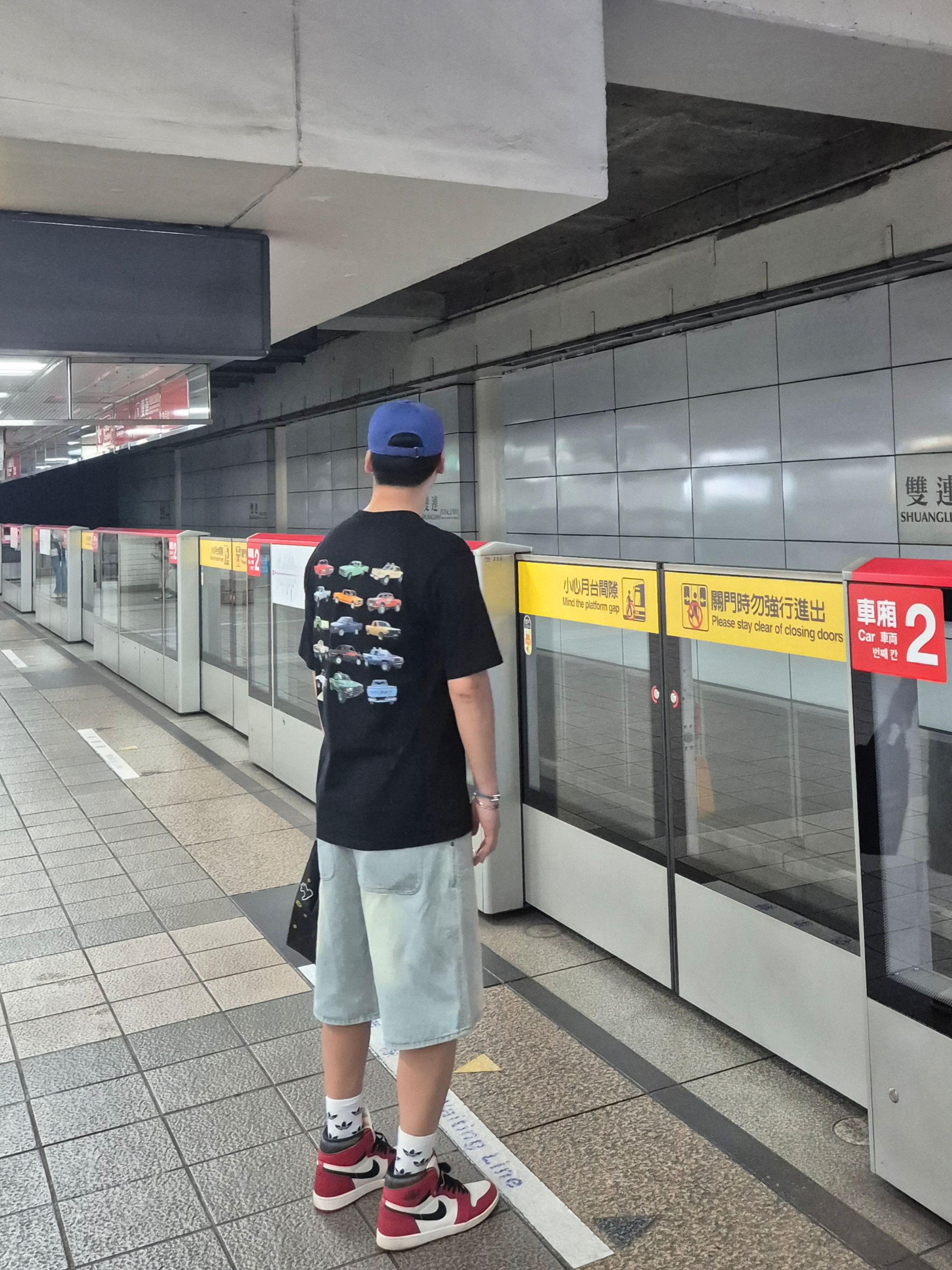Stussy Pickup T-Shirt Black, Gucci Print Cotton Baseball Hat Blue 착용 스타일 - 1