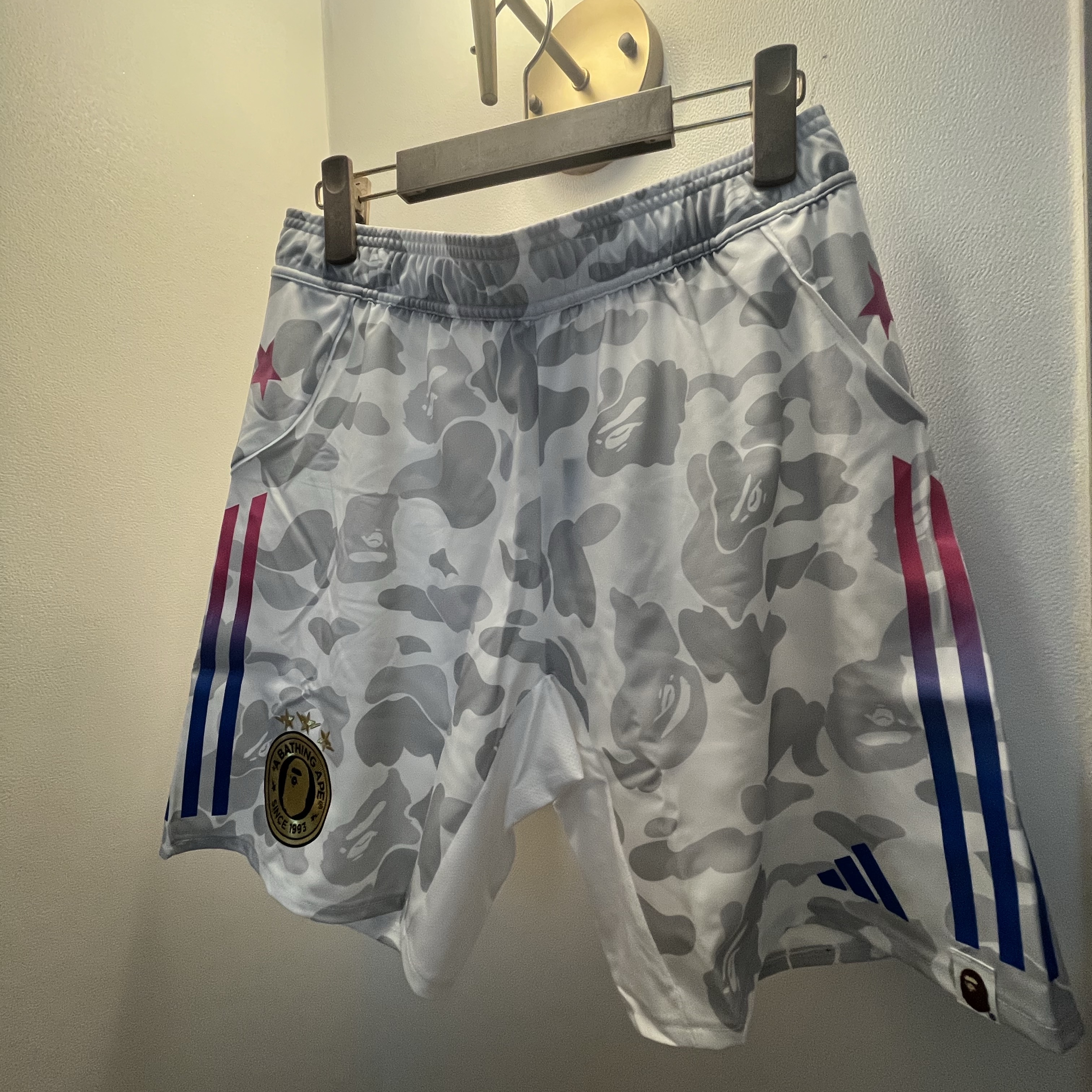 Adidas x BAPE FB Shorts White - KR Sizing 착용 스타일 - 1