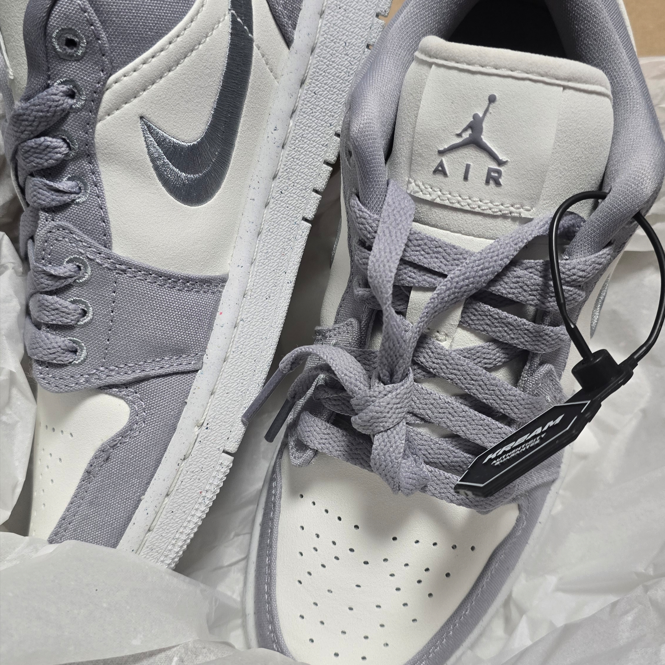 (W) Jordan 1 Low SE Light Steel Grey 착용 스타일