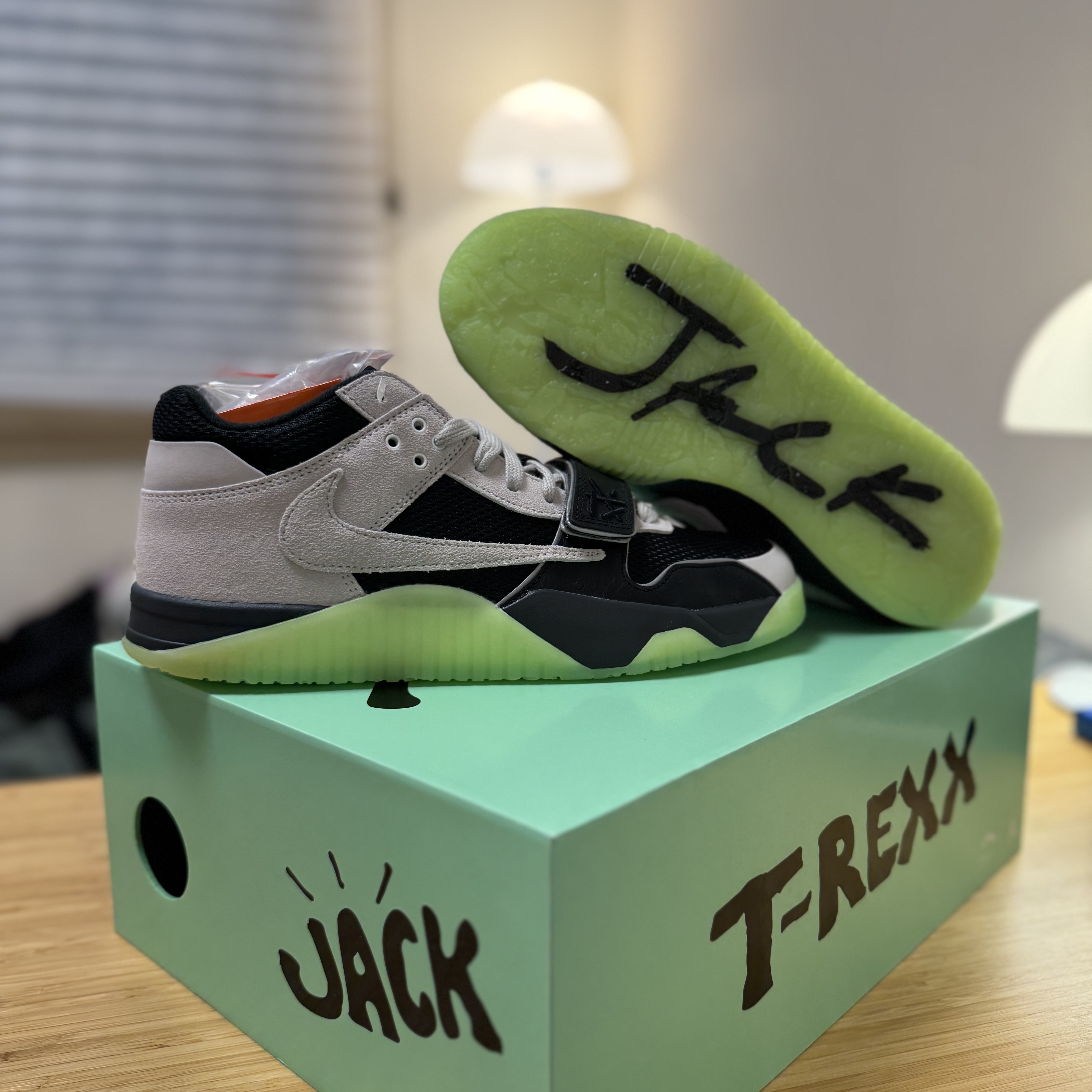 Jordan x Travis Scott x Chase B Jumpman Jack TR Black Night Silver 착용 스타일 - 3