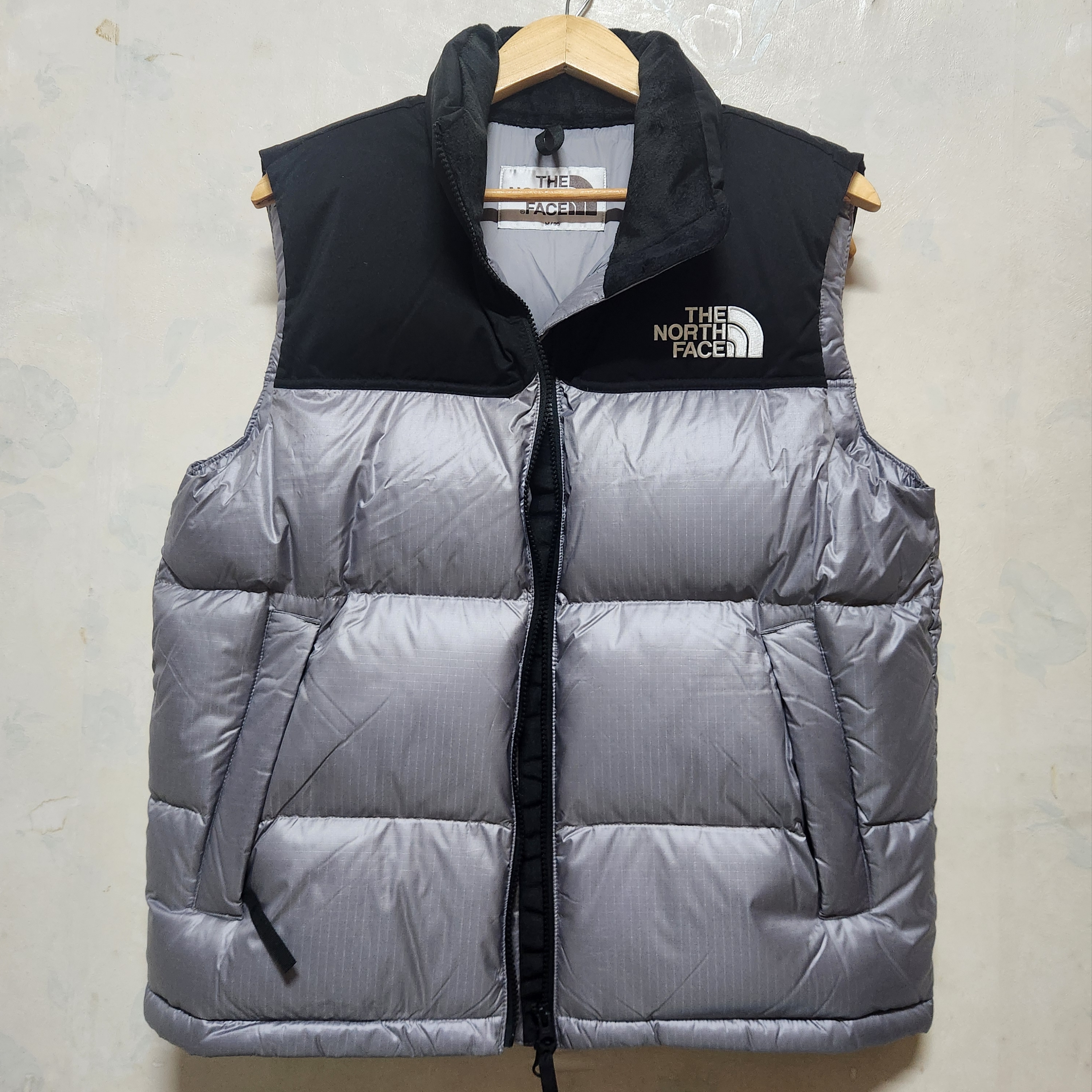 The North Face White Label Novelty Nuptse Down Vest Heather Gray 착용 스타일