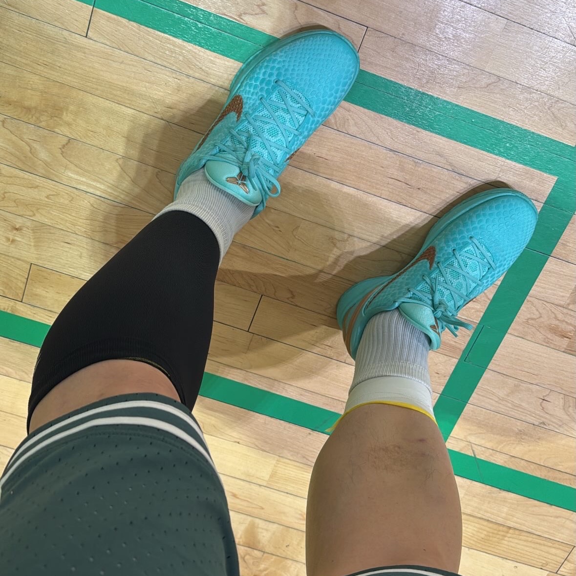 Nike Kobe 6 Protro Hyper Turquoise Metallic Copper 착용 스타일