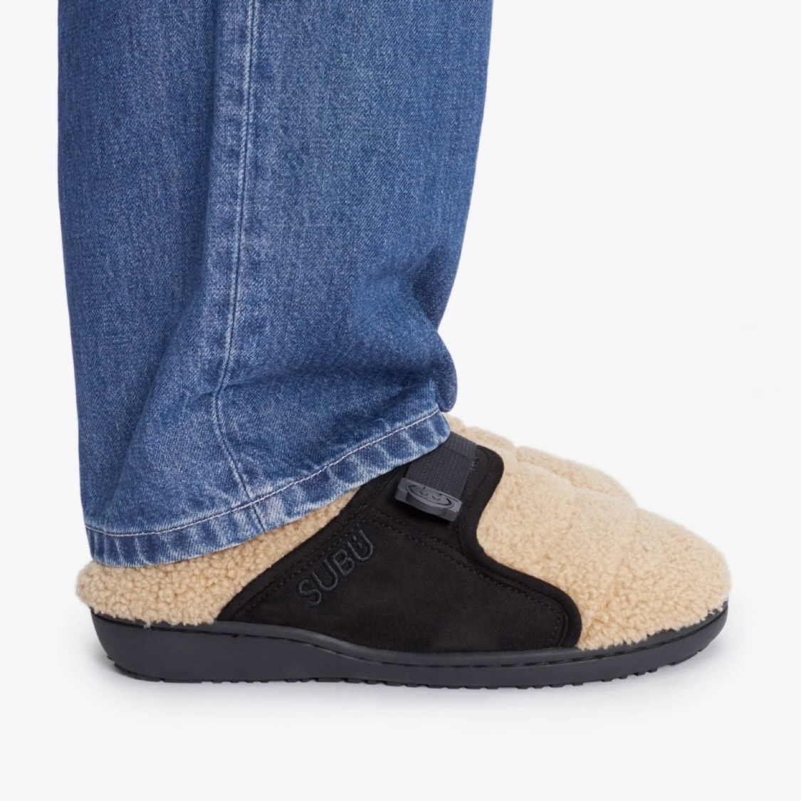 Subu x A.P.C. Winter Belt Sandals Beige 착용 스타일