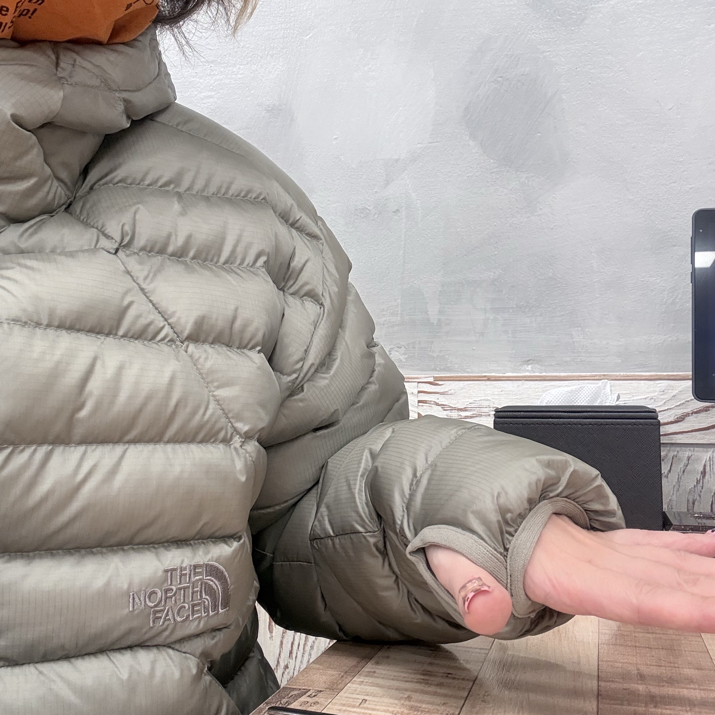 The North Face Ventus On Jacket Light Khaki 착용 스타일 - 2