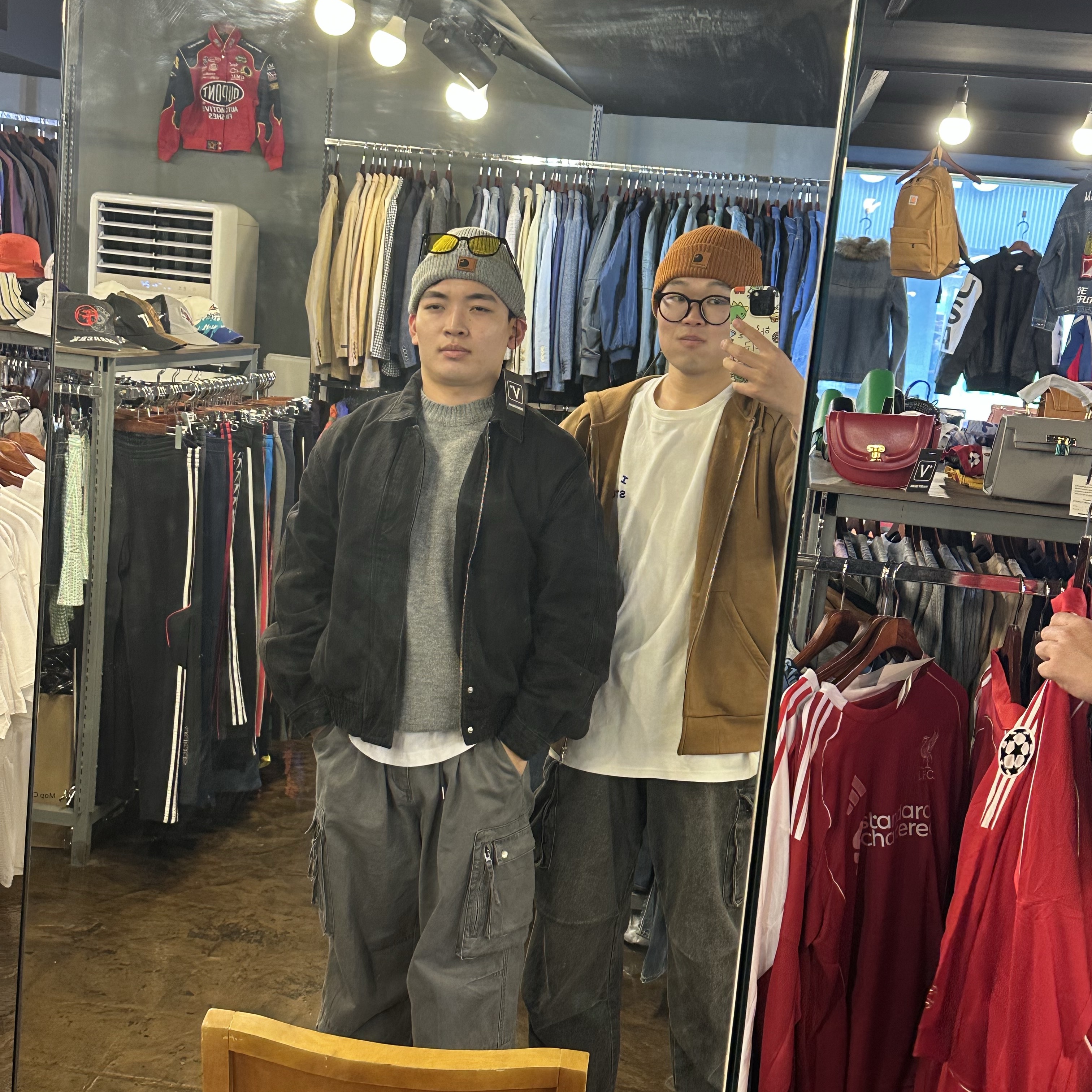 Carhartt Knit Cuffed Beanie Carhartt Brown 착용 스타일