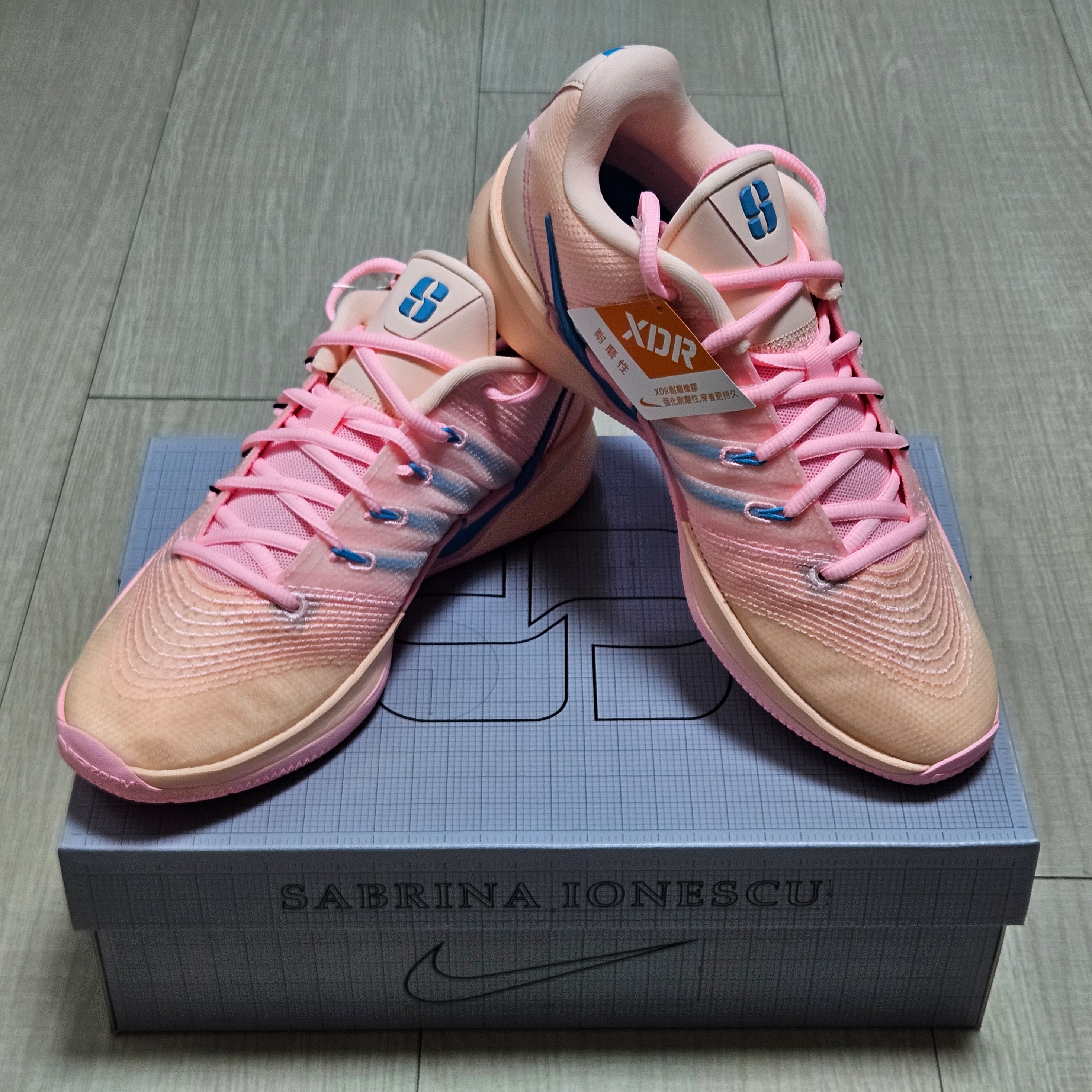 Nike Sabrina 3 EP Crimson Tint Black, Nike Kobe 6 Protro Total Orange 착용 스타일 - 1
