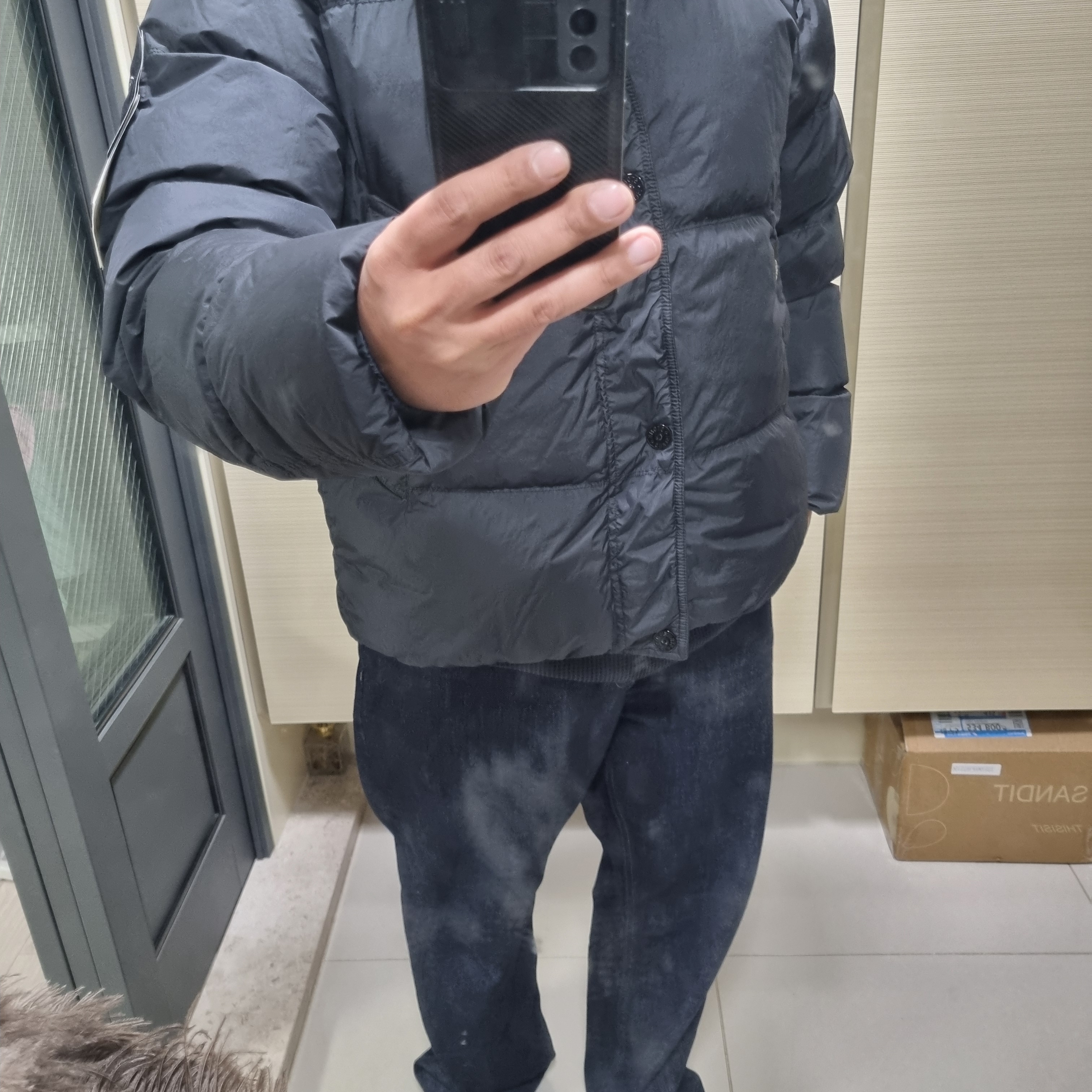 Stone Island 4100010 Crinkle Reps NY Recycled Nylon Down Jacket with Wind Resistant Black - 25FW 착용 스타일 - 6