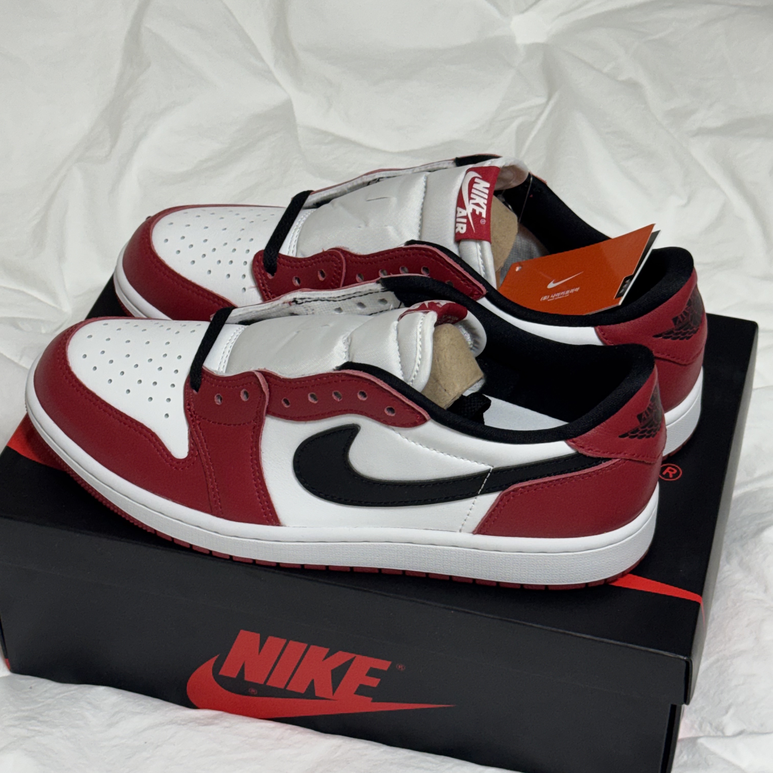 Jordan 1 Retro Low OG Chicago 착용 스타일 - 1