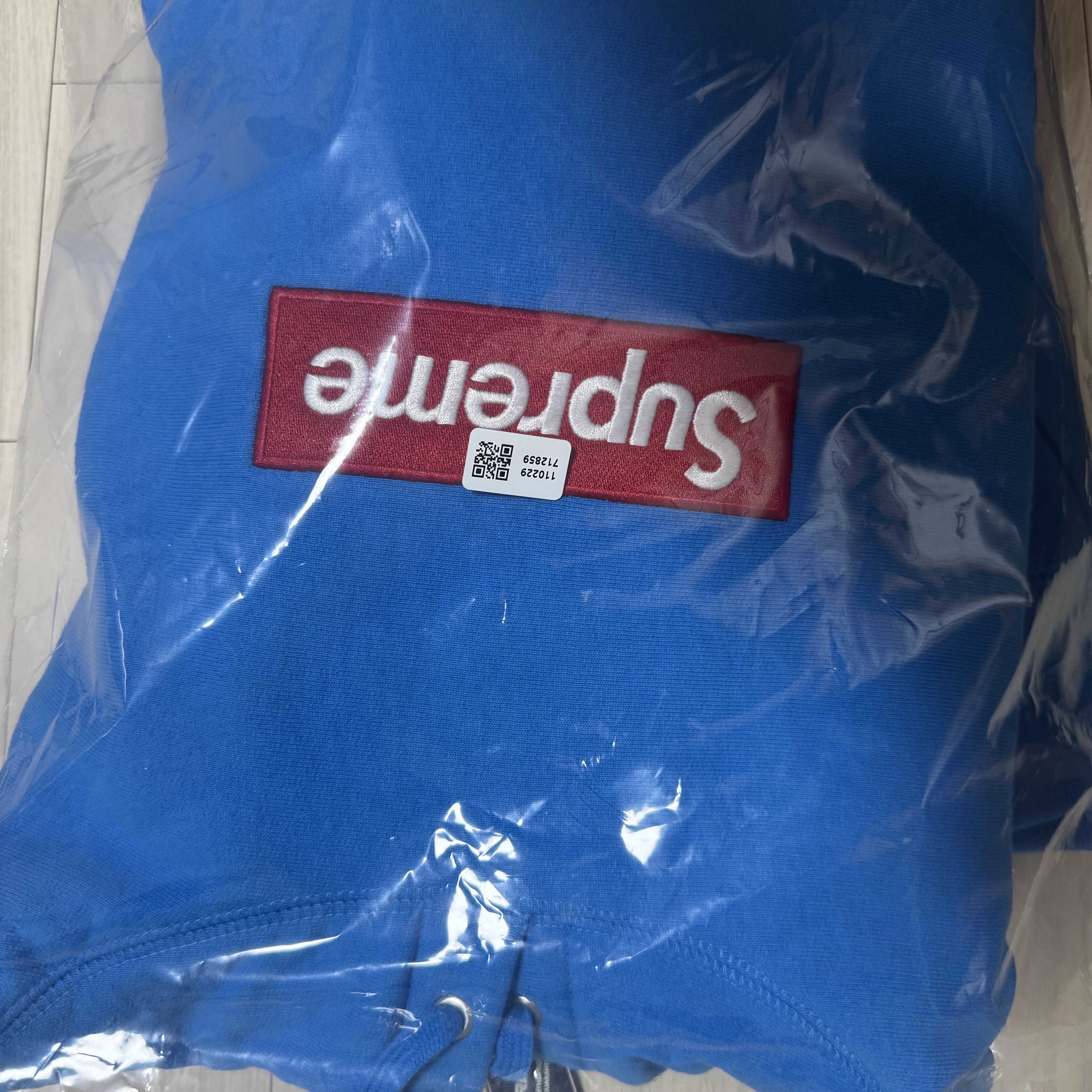 Supreme Box Logo Hooded Sweatshirt Cyan - 25FW 착용 스타일 - 2