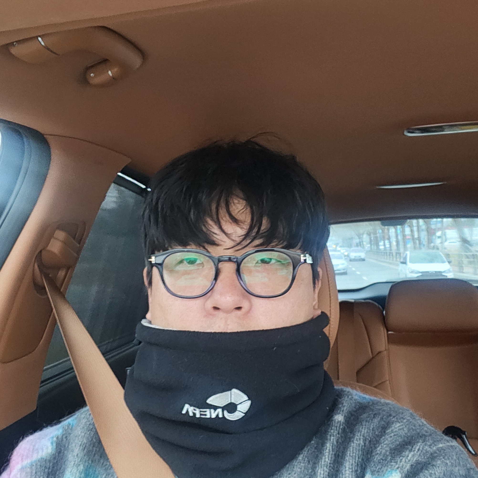 Tom Ford TF6000 Black, Stussy Goldie Sweater Multi 착용 스타일