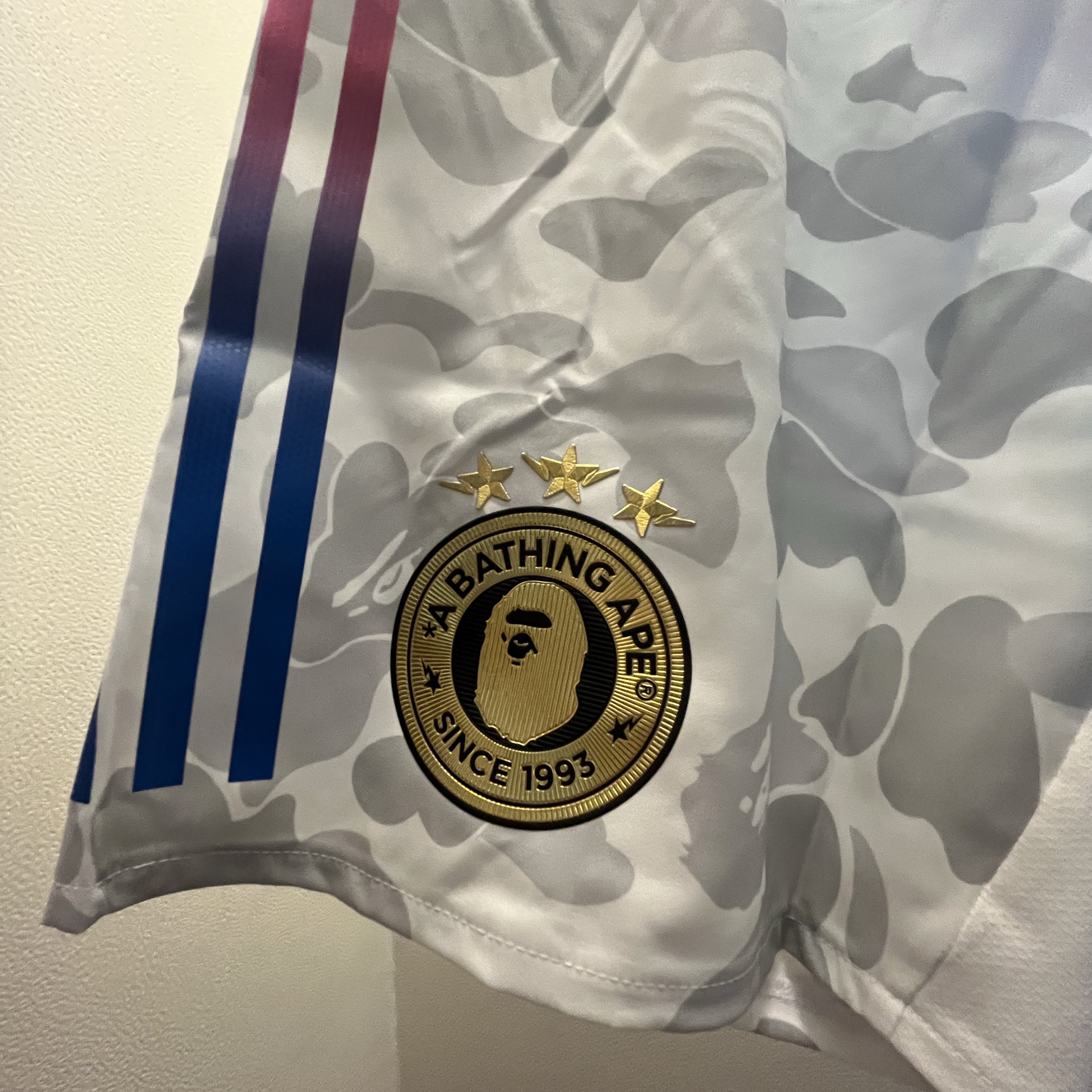 Adidas x BAPE FB Shorts White - KR Sizing 착용 스타일 - 2