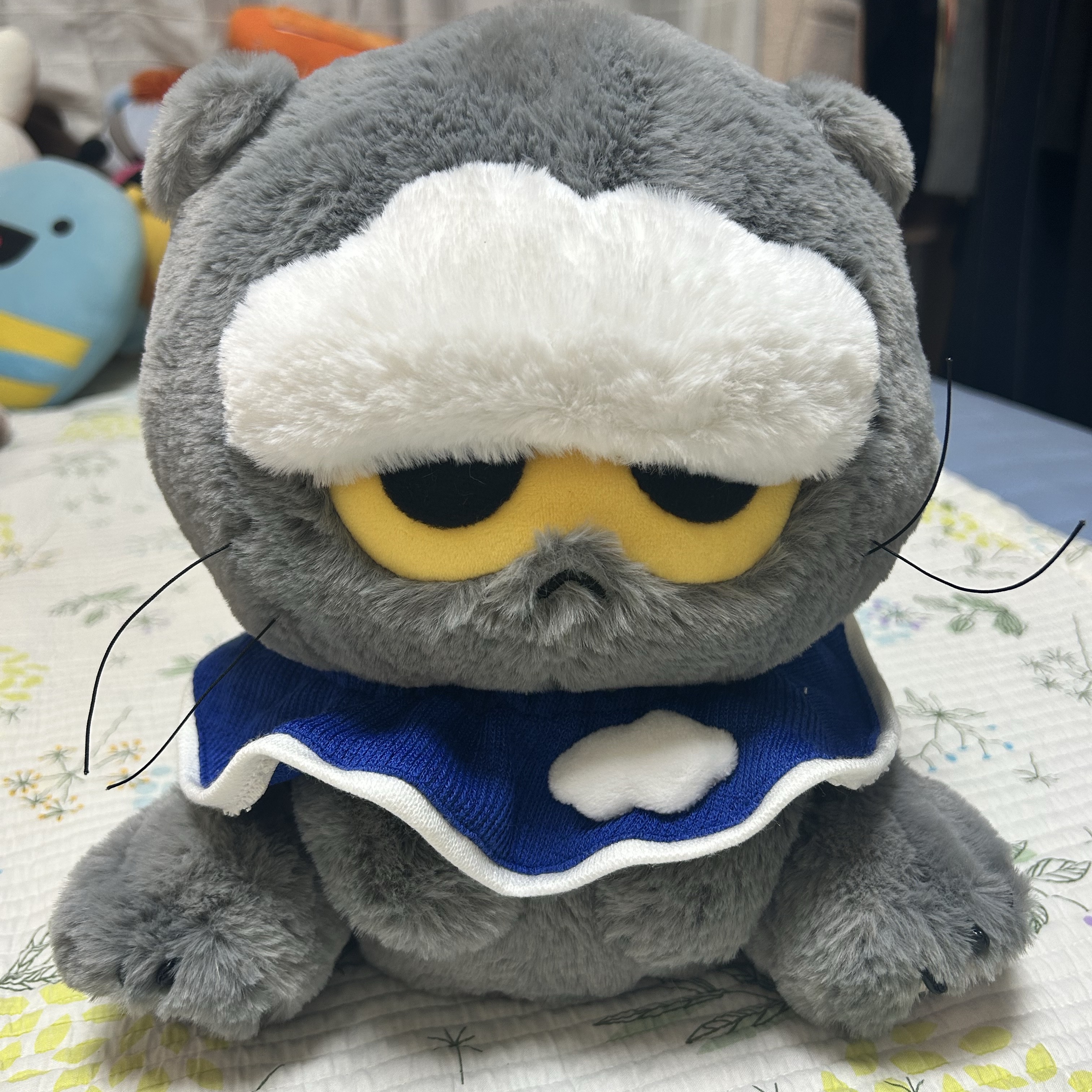 Zo&Friends Zoa Medium Plush Grey 착용 스타일 - 2