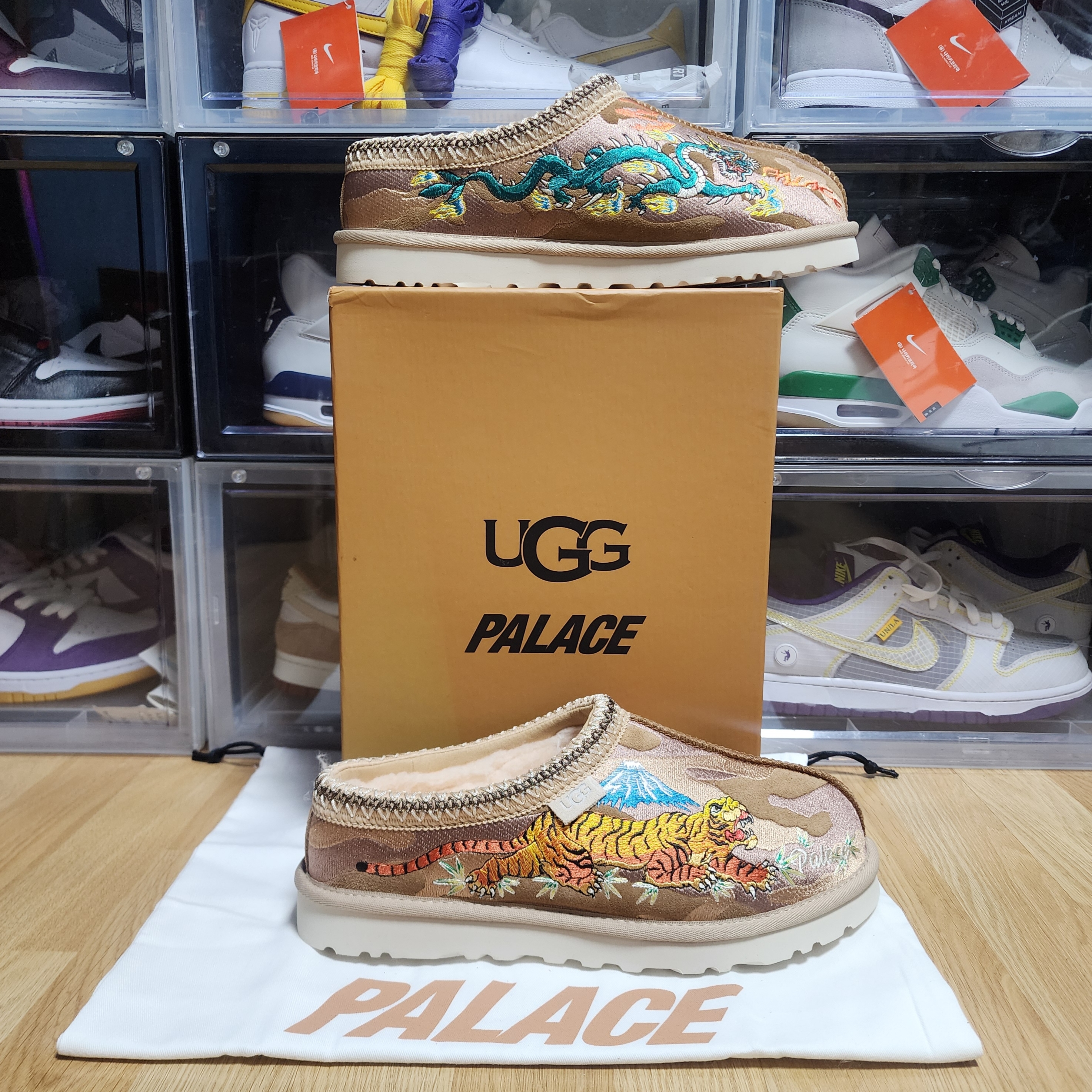UGG x Palace Tasman Slipper Chestnut Camo 착용 스타일 - 4