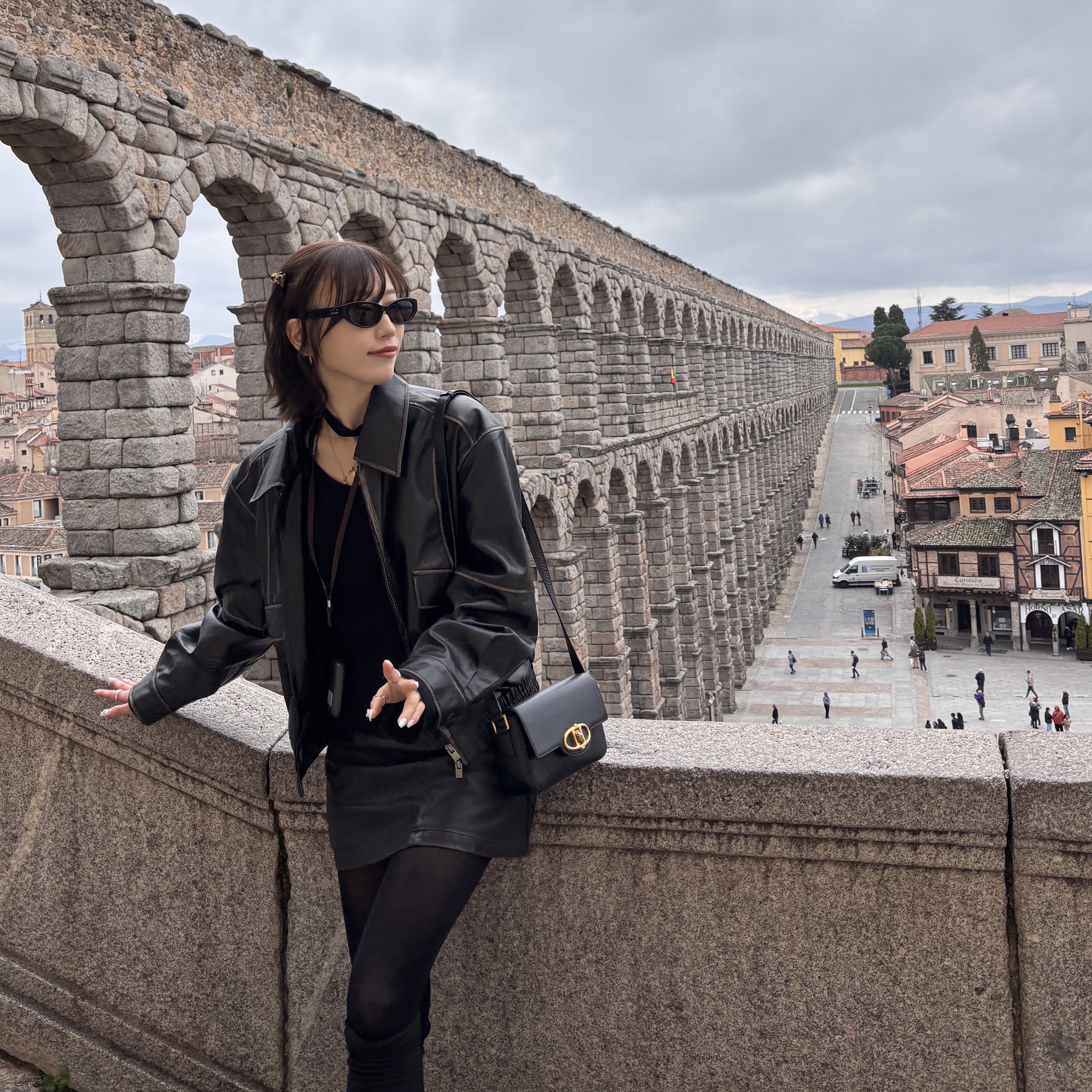 IAB Studio Sunglasses Shade-2 Black 착용 스타일 - 2