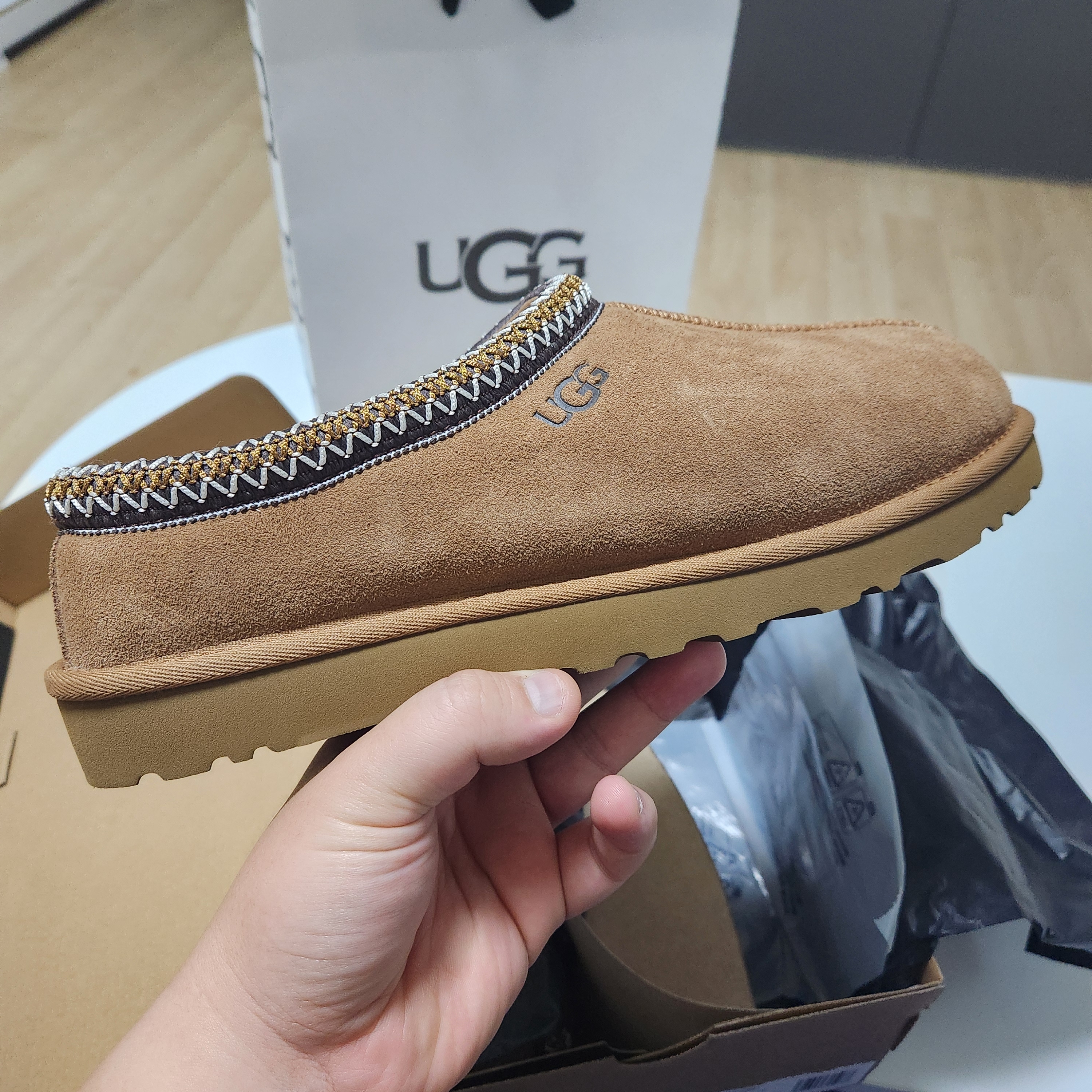 UGG Tasman II Slipper Chestnut 착용 스타일 - 3