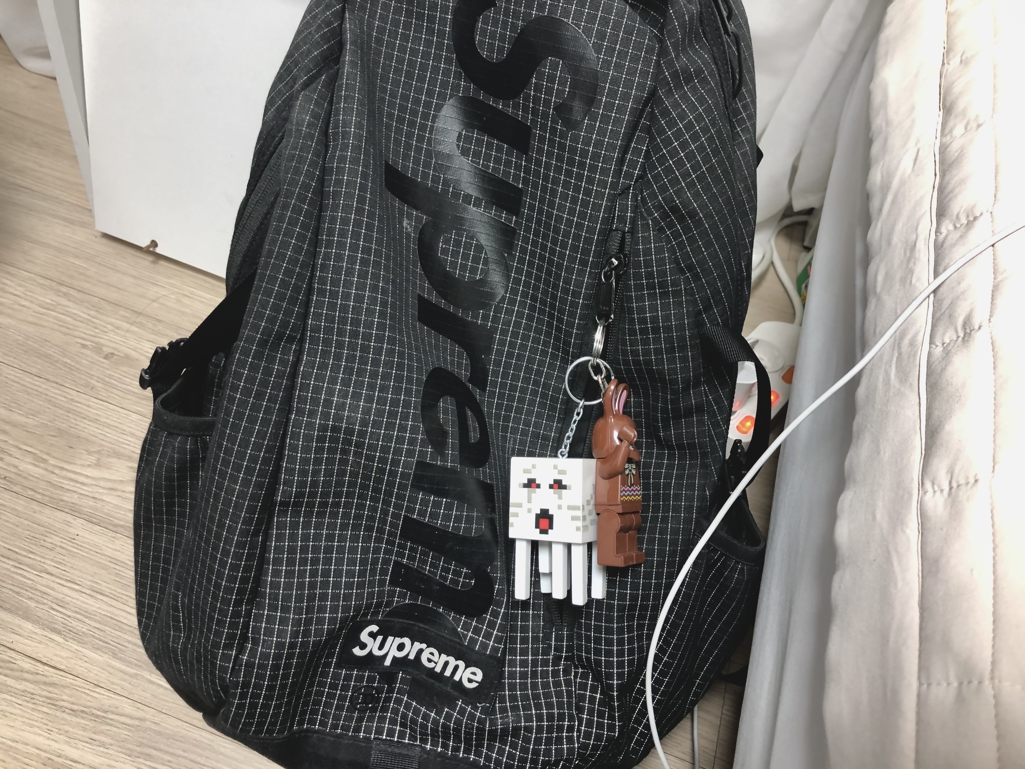 Supreme Backpack Black - 24SS 착용 스타일