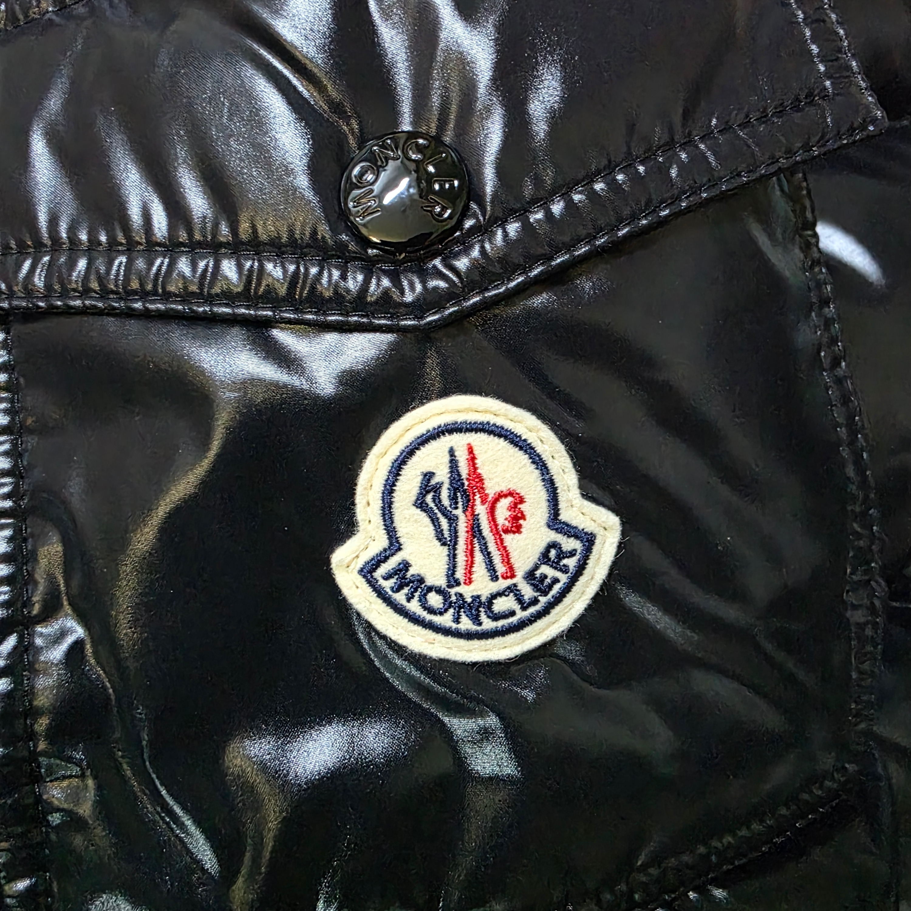 Moncler Maya Hooded Short Down Jacket Black - 25FW 착용 스타일