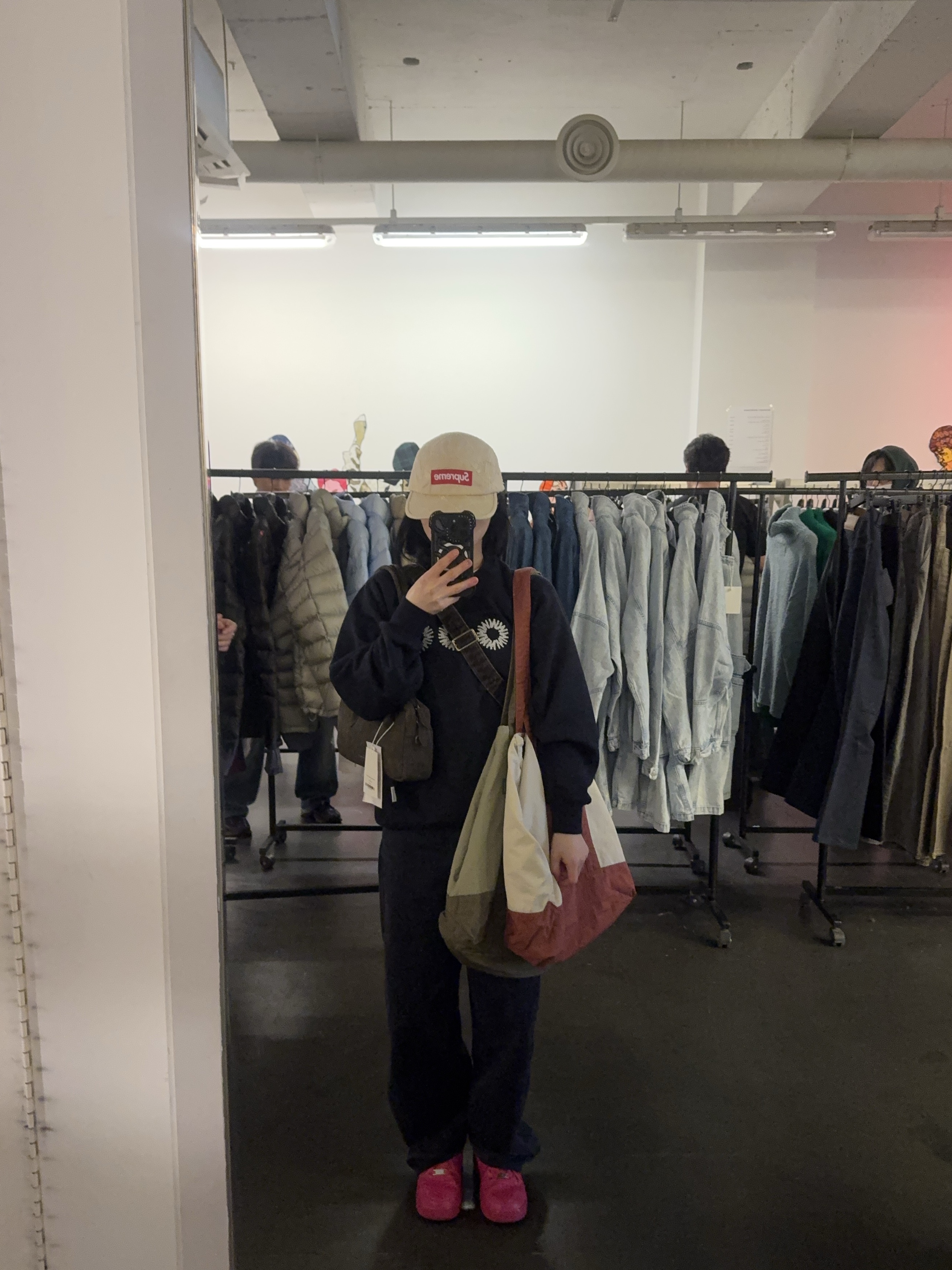 999Humanity EVD Sweat MTM Dark Navy, (W) Nike Air Force 1 '07 Fireberry Fierce Pink 착용 스타일 - 4
