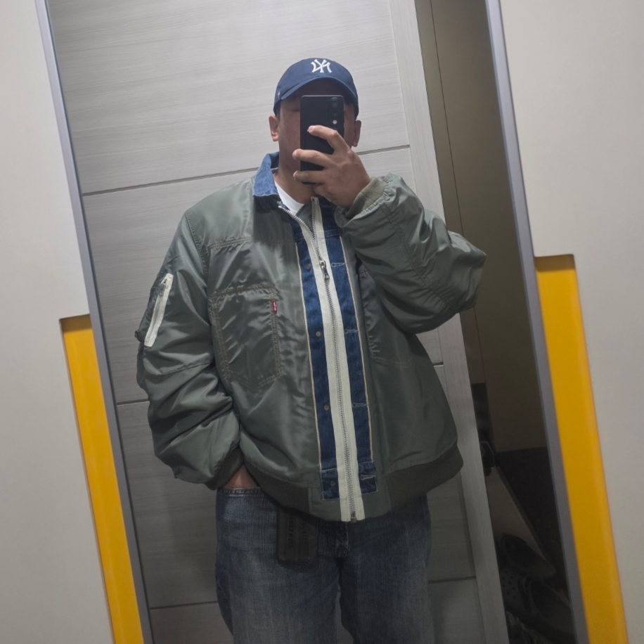 Levi's x Sacai Denim x Nylon Twill Reversible Blouson Blue Khaki, Human Made Military Card Case Olive Drab 착용 스타일