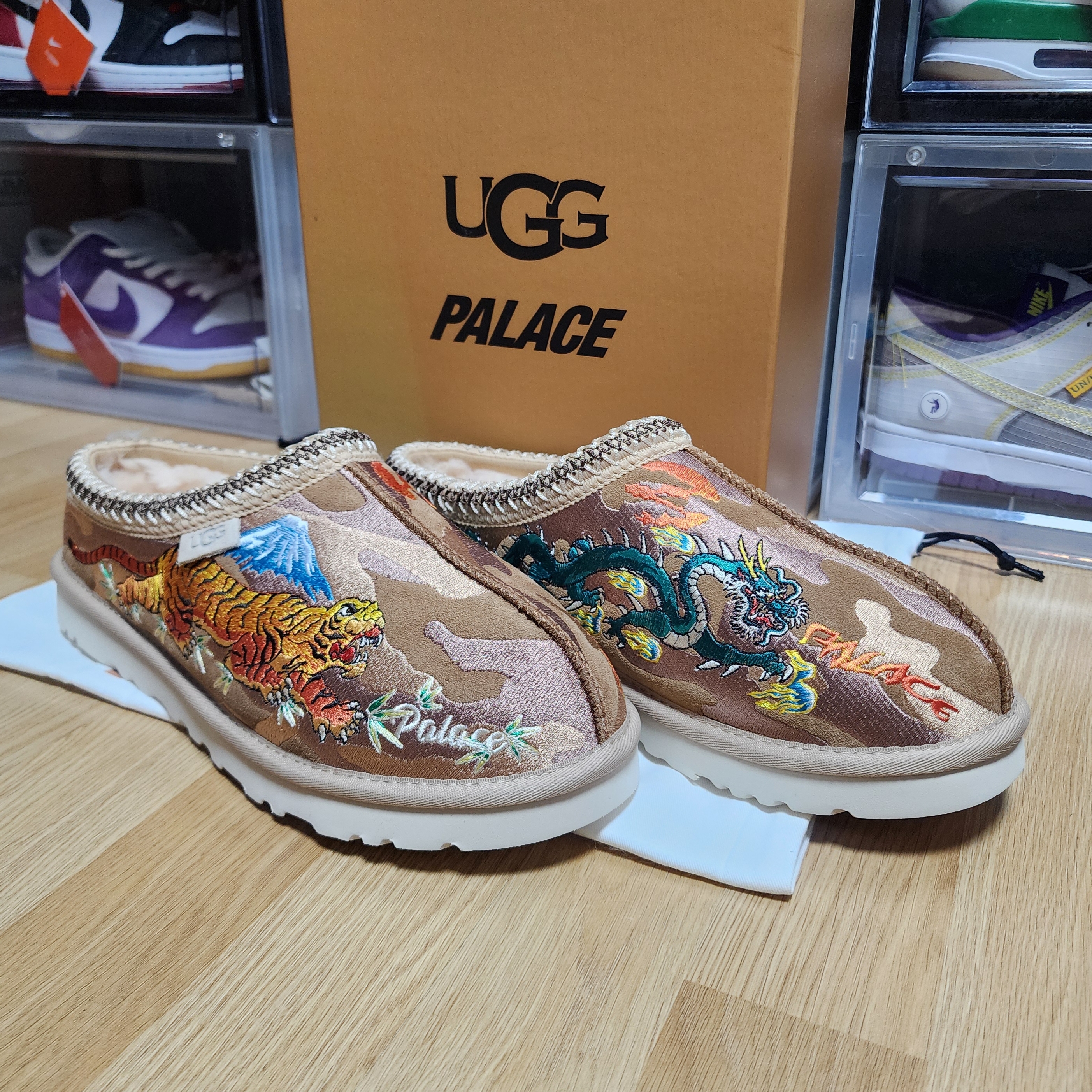 UGG x Palace Tasman Slipper Chestnut Camo 착용 스타일 - 5
