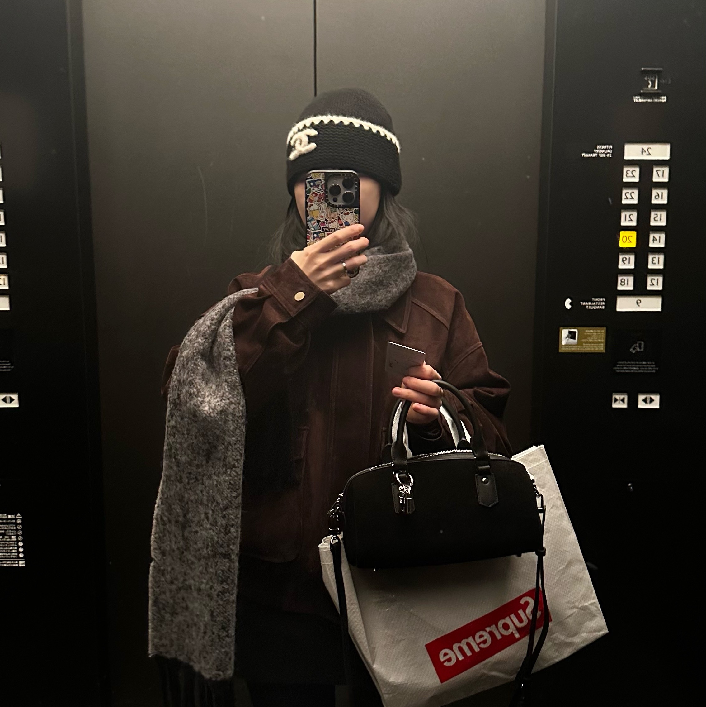 Chanel Beanie Cashmere & Black White 착용 스타일